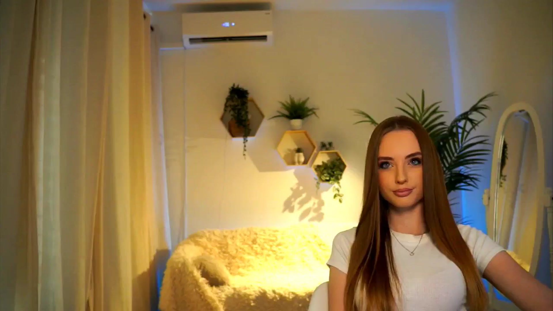 Gallery image thumbnail from petitegonwild's myfreecams stream on, 12/01/2024, 10:19 image 20 of 20