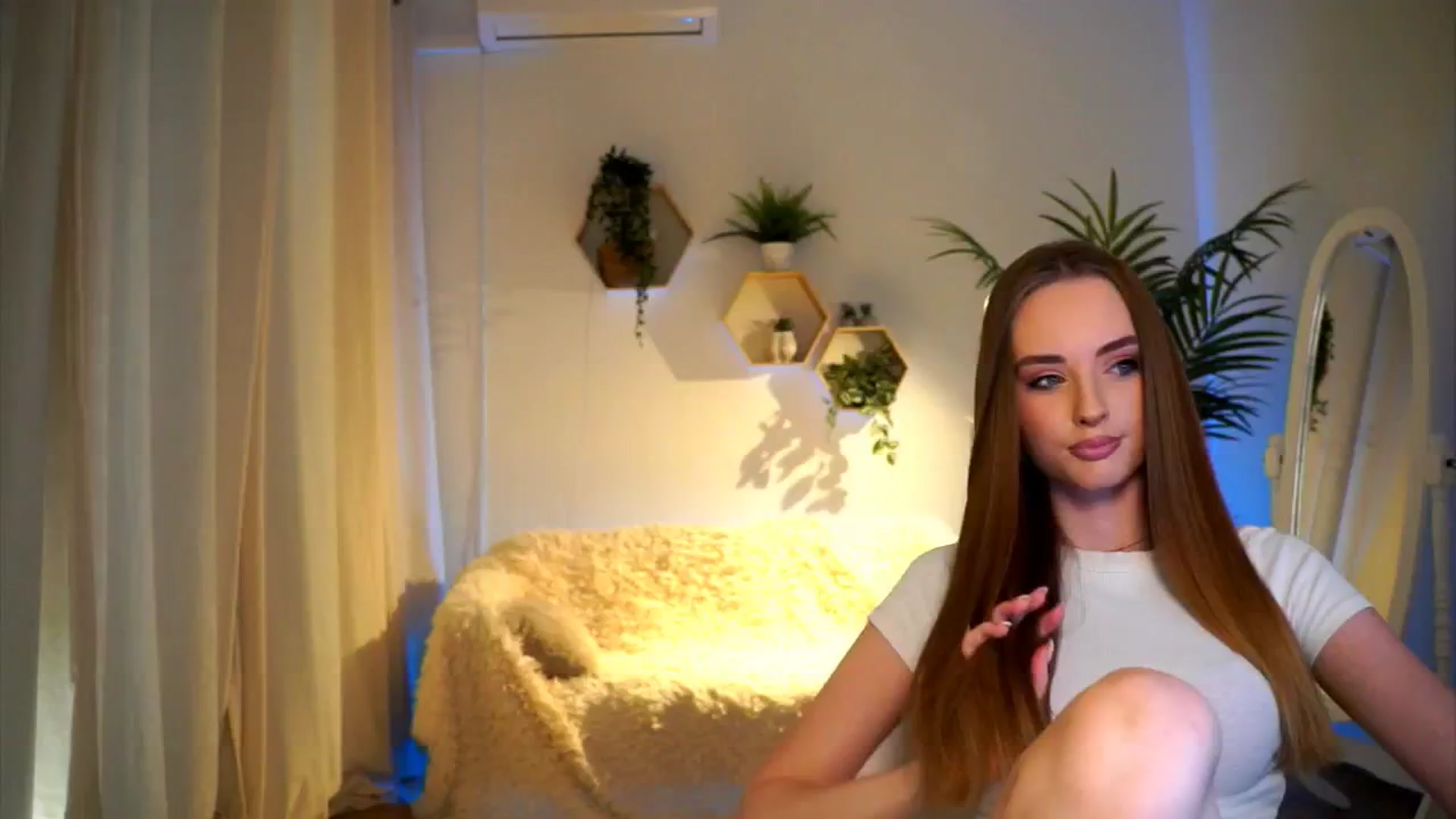 Gallery image thumbnail from petitegonwild's myfreecams stream on, 12/01/2024, 11:51 image 4 of 20