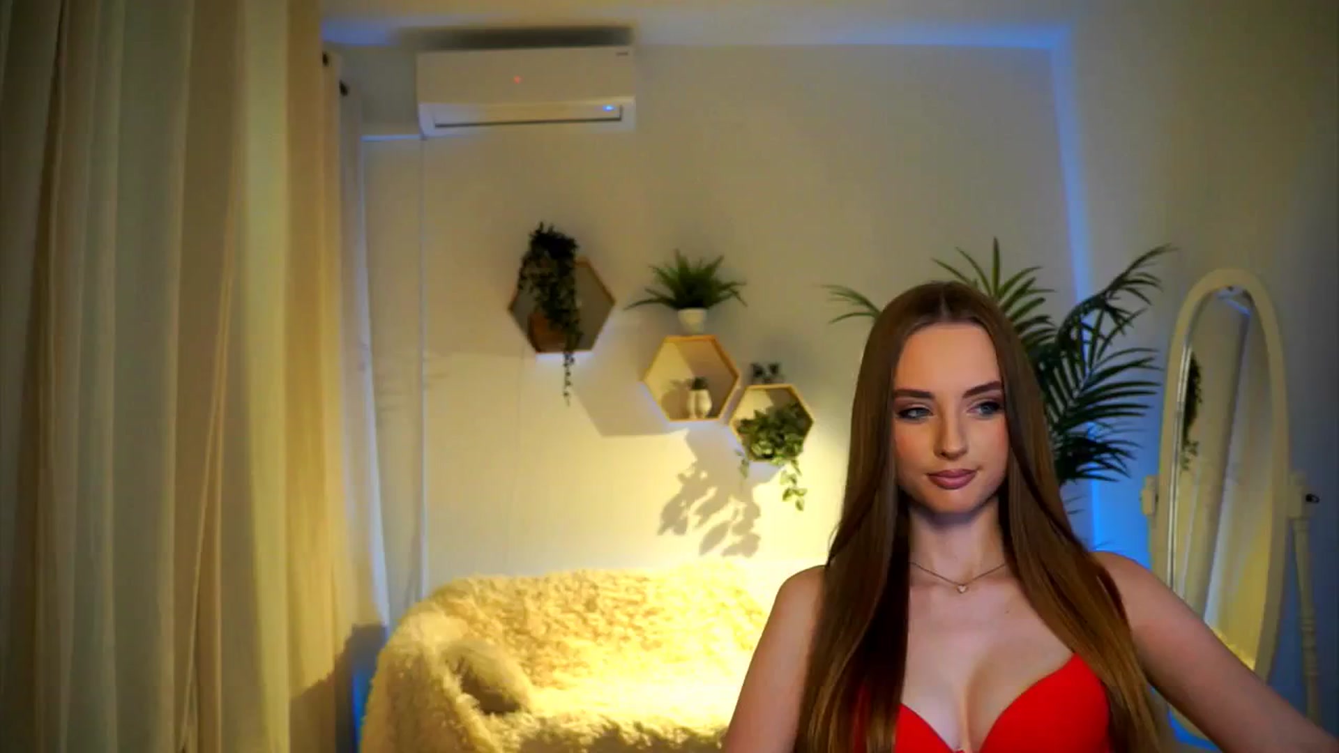 Gallery image thumbnail from petitegonwild's myfreecams stream on, 12/01/2024, 13:38 image 9 of 20