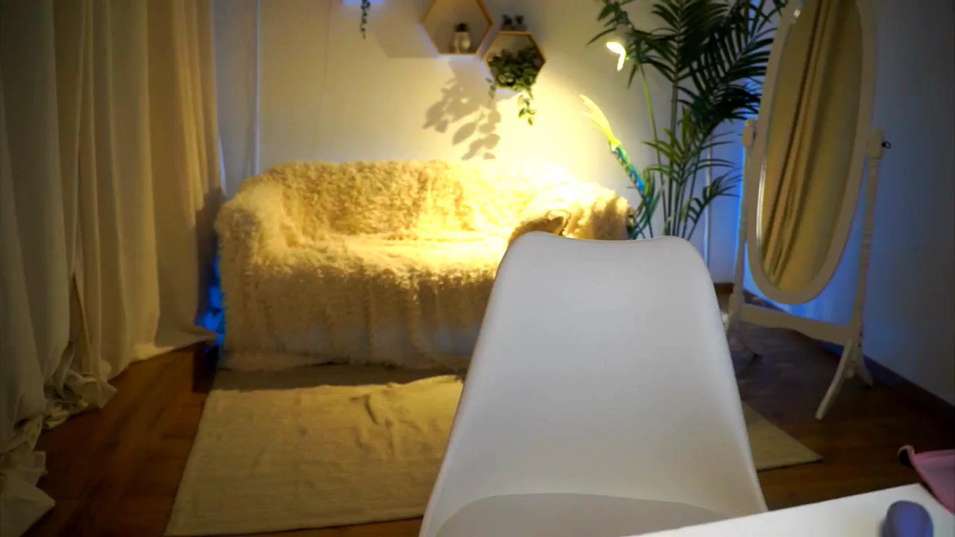 Gallery image thumbnail from petitegonwild's myfreecams stream on, 12/02/2024, 15:23 image 17 of 20