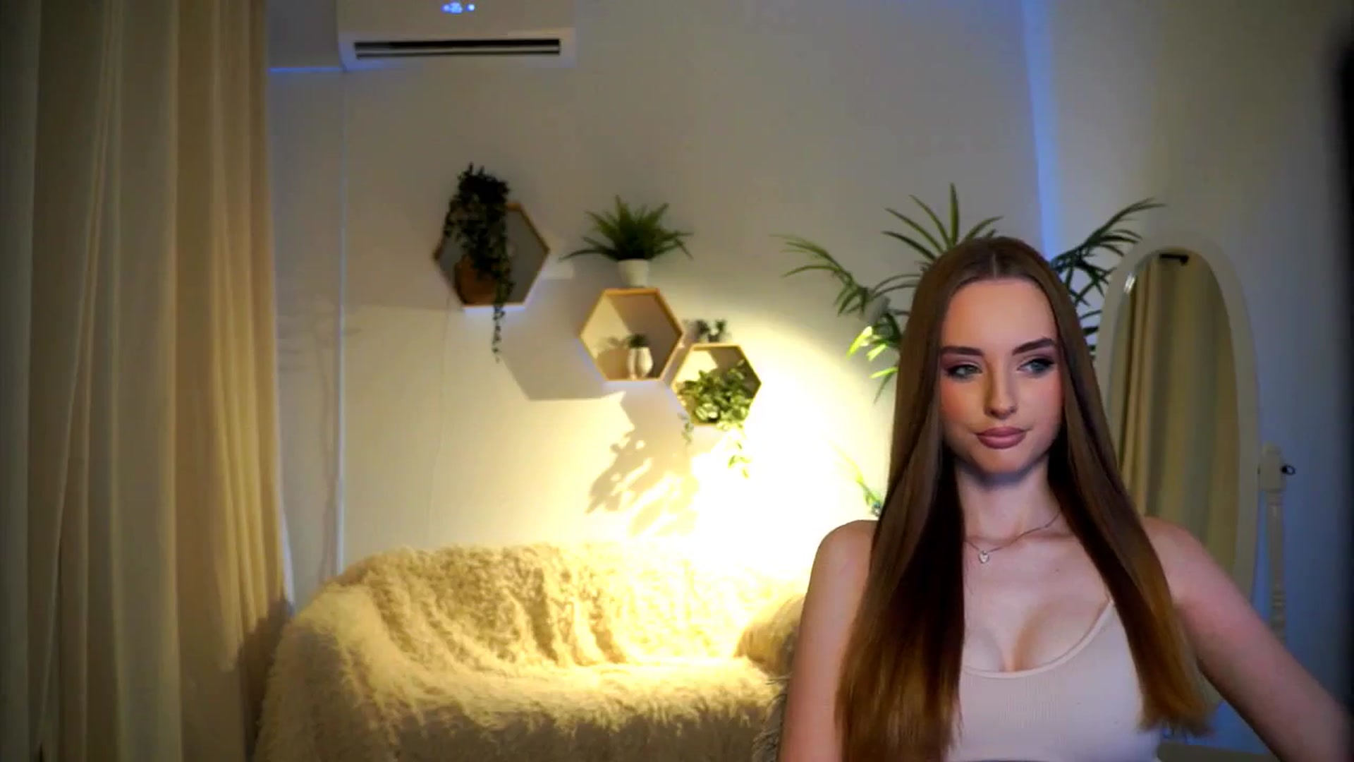 Gallery image thumbnail from petitegonwild's myfreecams stream on, 12/03/2024, 11:44 image 17 of 20