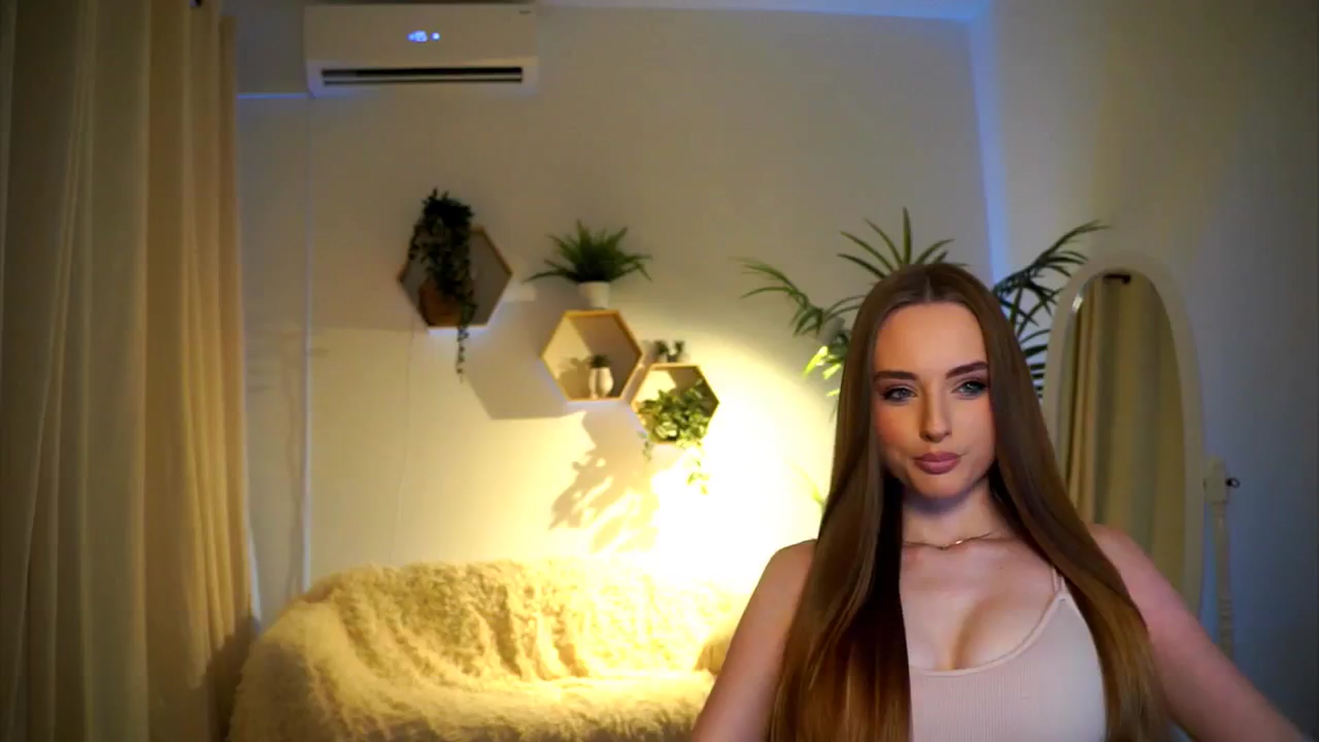 Gallery image thumbnail from petitegonwild's myfreecams stream on, 12/03/2024, 12:49 image 2 of 20