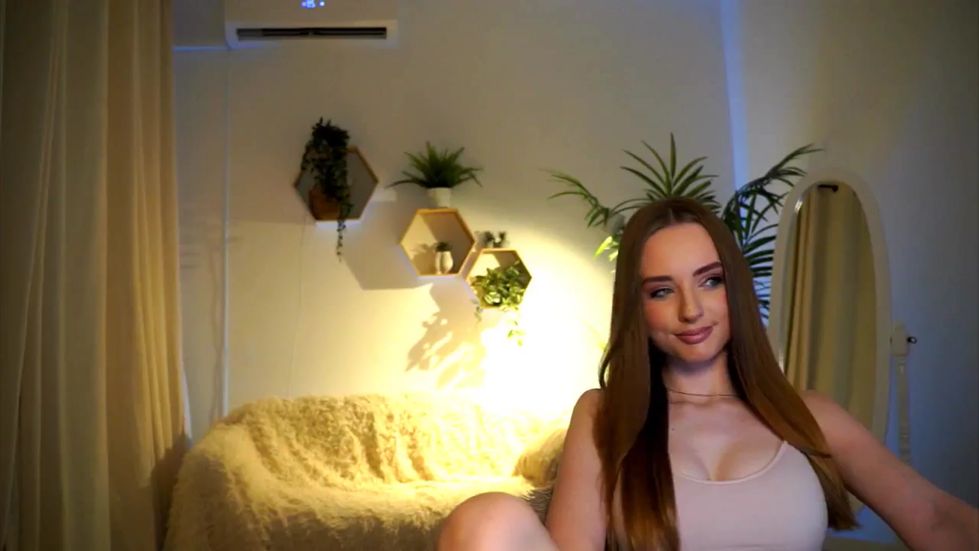 Gallery image thumbnail from petitegonwild's myfreecams stream on, 12/03/2024, 12:49 image 12 of 20