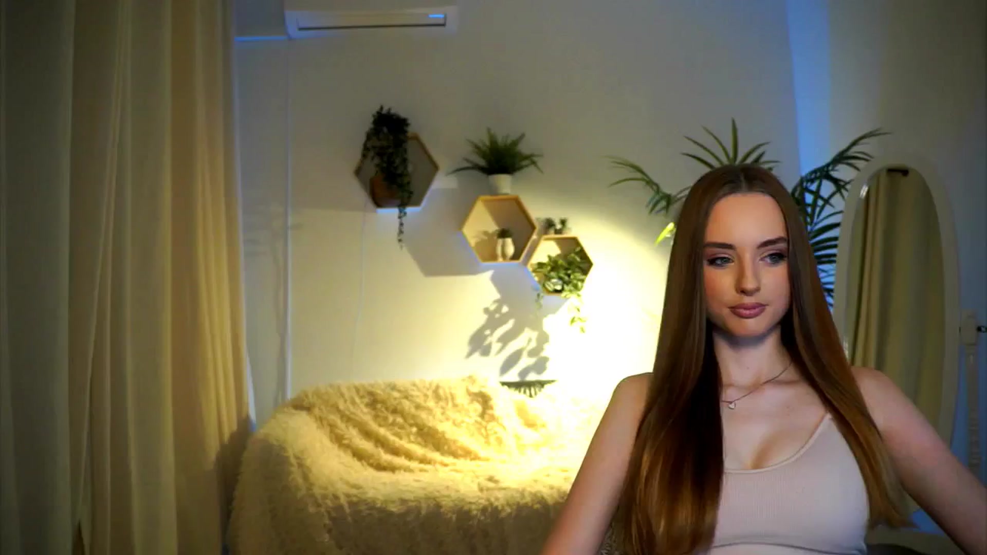 Gallery image thumbnail from petitegonwild's myfreecams stream on, 12/03/2024, 13:53 image 13 of 20
