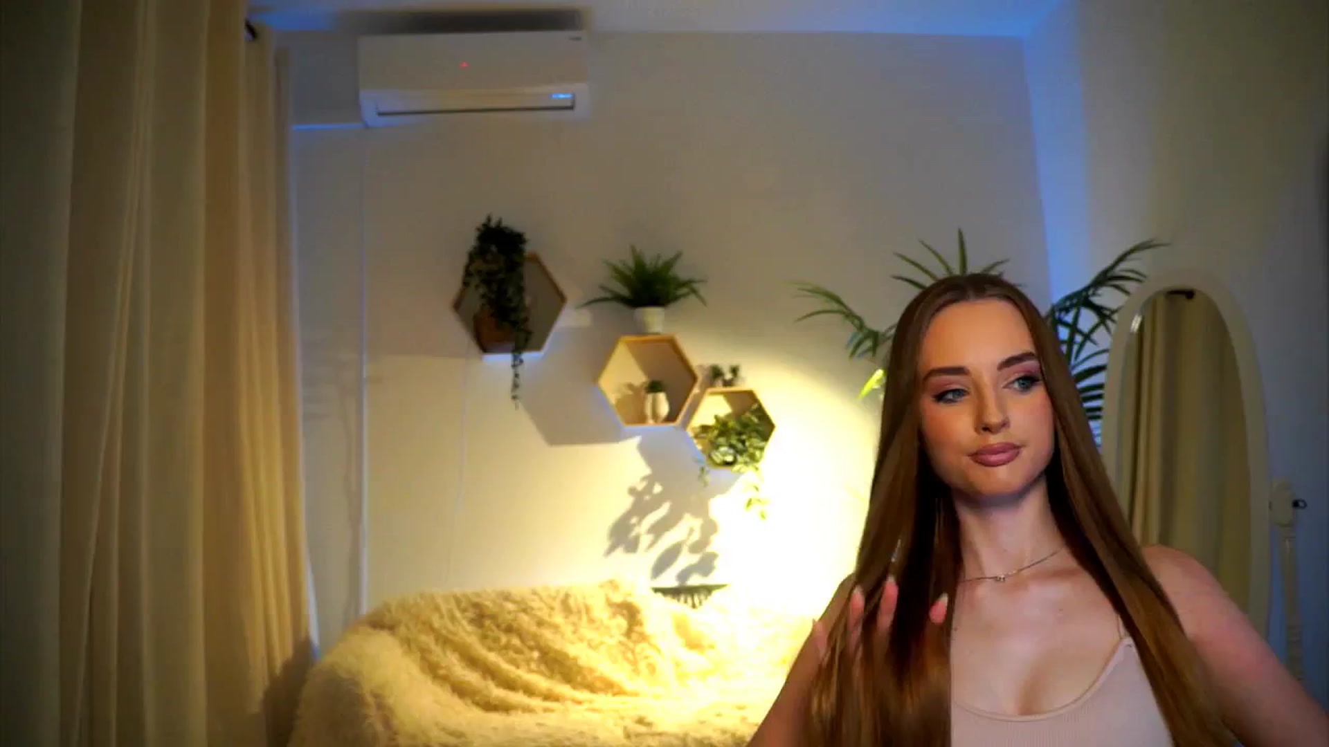 Gallery image thumbnail from petitegonwild's myfreecams stream on, 12/03/2024, 15:18 image 20 of 20