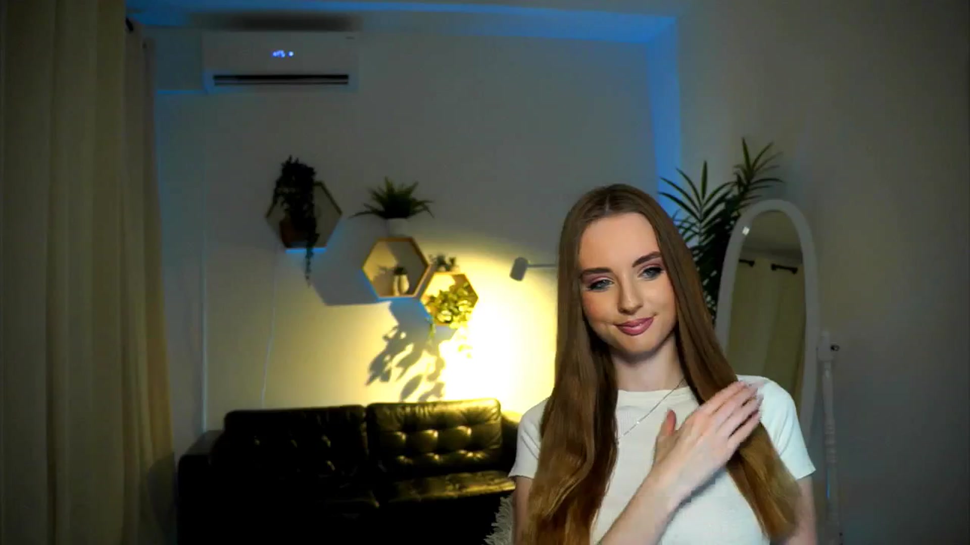 Gallery image thumbnail from petitegonwild's myfreecams stream on, 12/06/2024, 12:46 image 17 of 20
