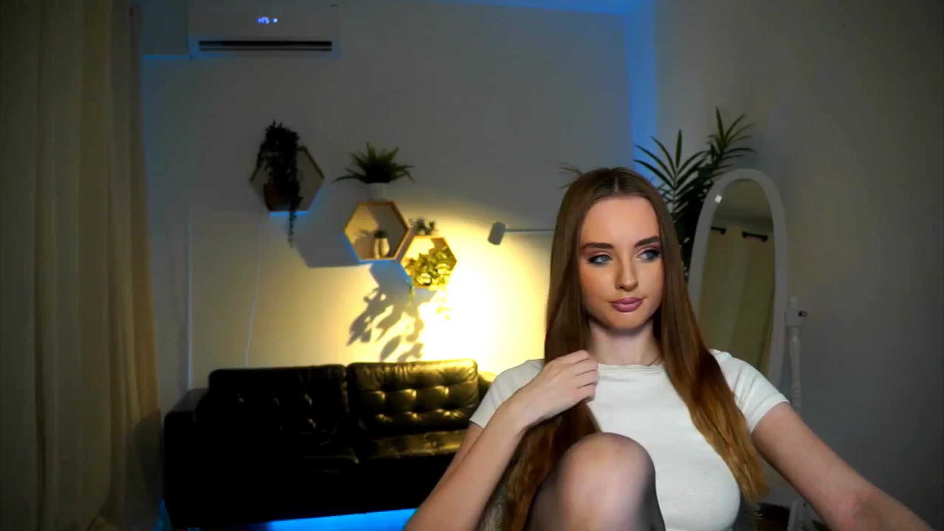 Gallery image thumbnail from petitegonwild's myfreecams stream on, 12/06/2024, 14:21 image 18 of 20