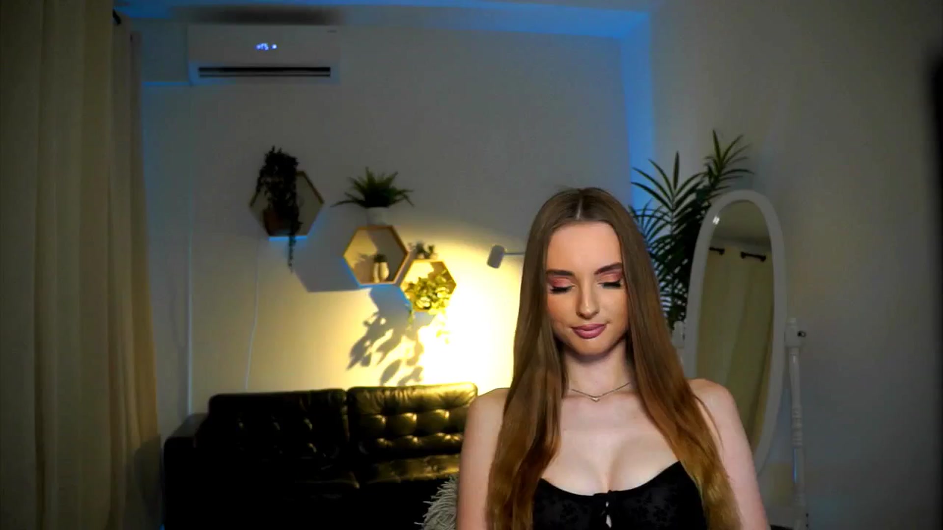 Gallery image thumbnail from petitegonwild's myfreecams stream on, 12/06/2024, 16:09 image 13 of 20