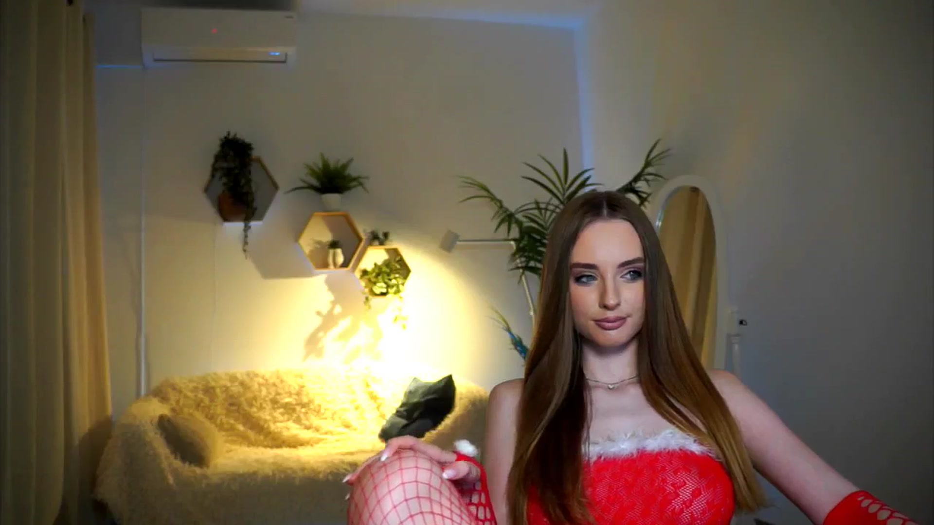 Gallery image thumbnail from petitegonwild's myfreecams stream on, 12/07/2024, 17:49 image 17 of 20
