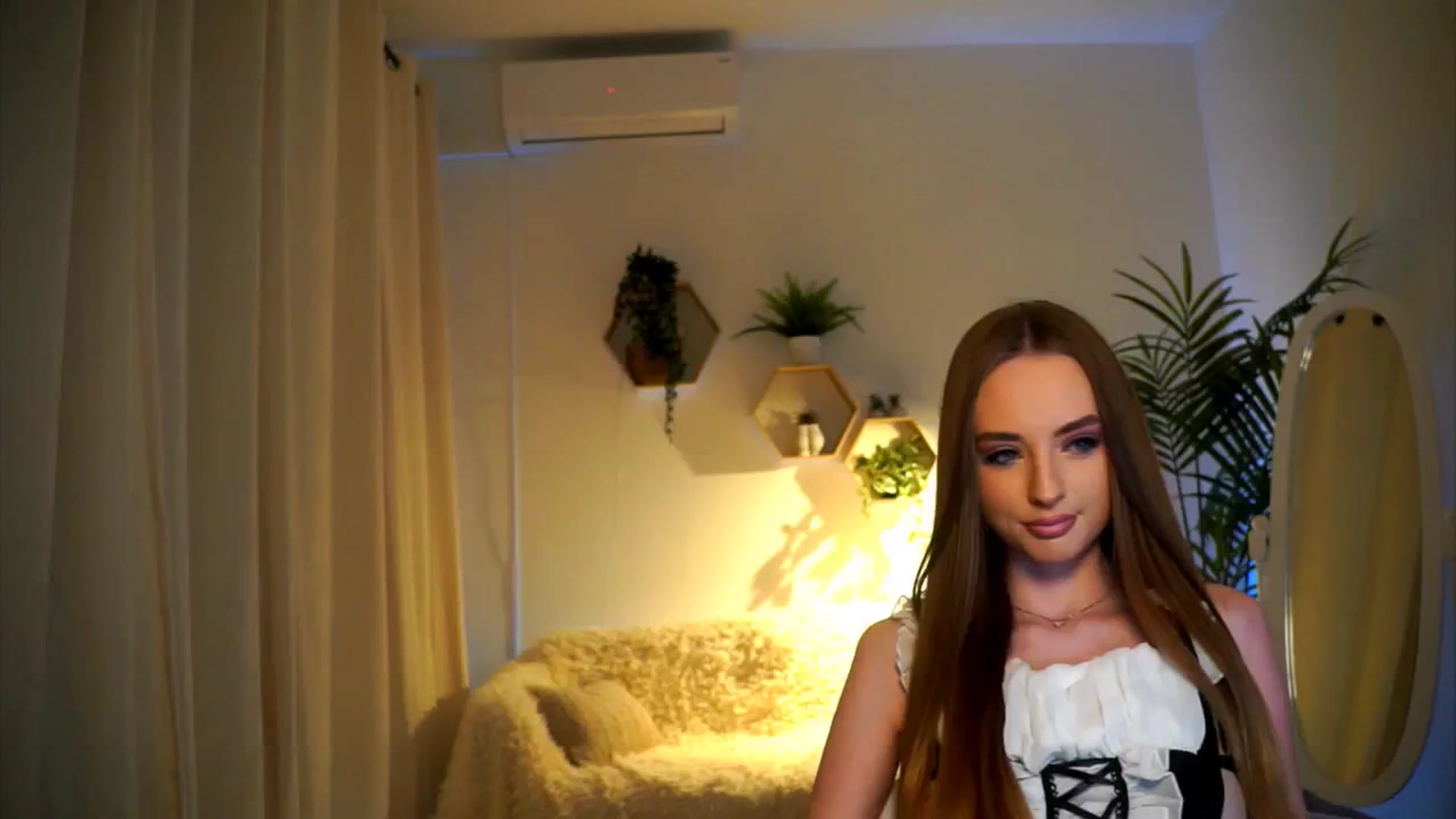 Gallery image thumbnail from petitegonwild's myfreecams stream on, 12/10/2024, 13:19 image 11 of 20