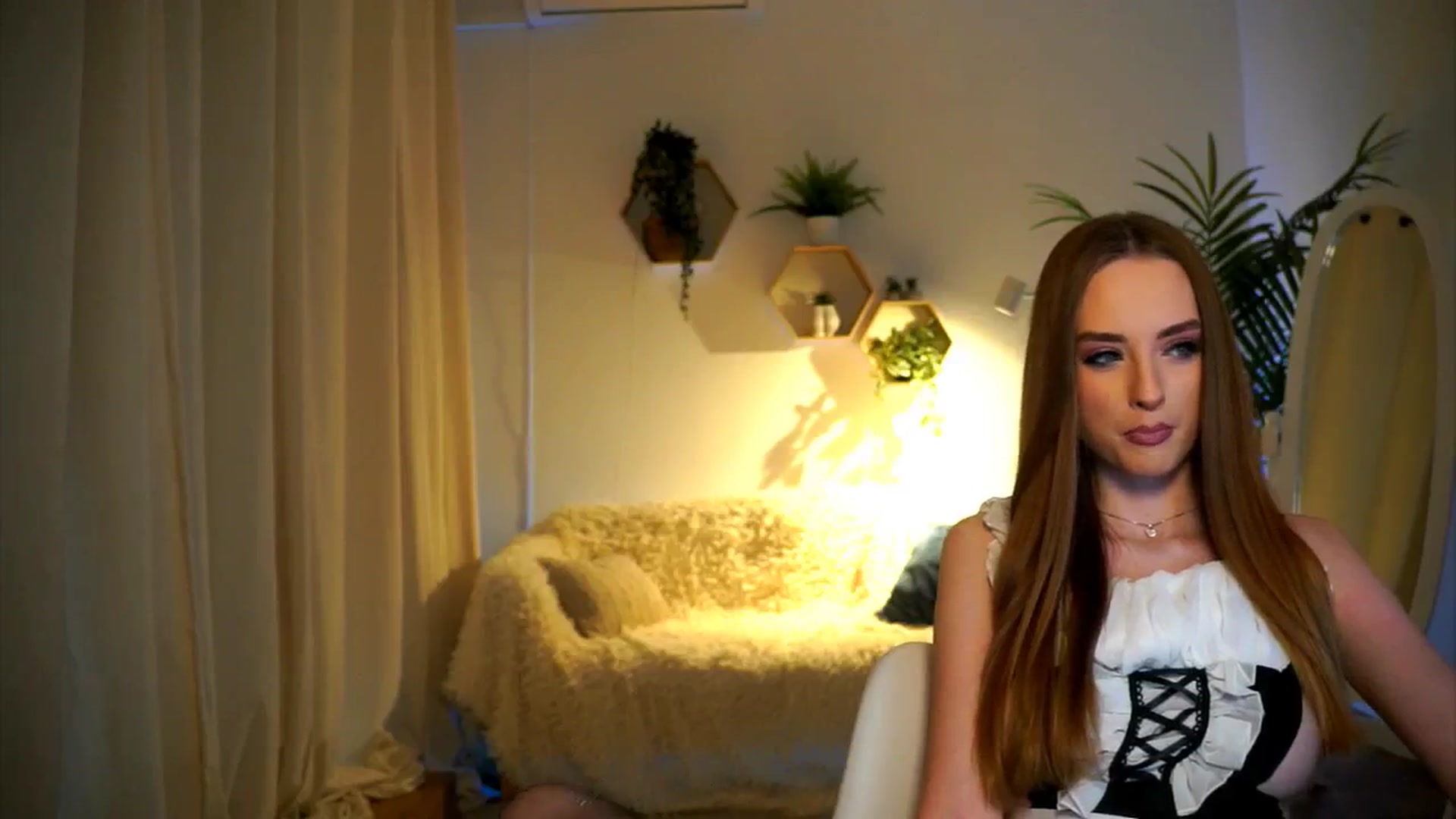 Gallery image thumbnail from petitegonwild's myfreecams stream on, 12/10/2024, 13:19 image 4 of 20