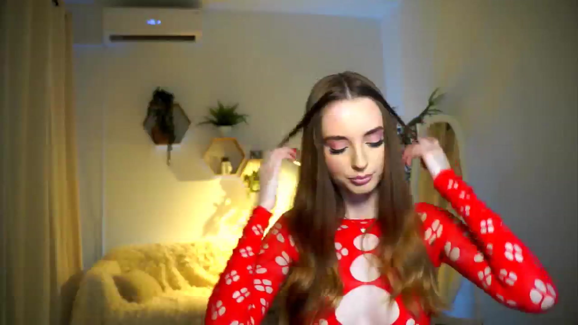 Gallery image thumbnail from petitegonwild's myfreecams stream on, 12/11/2024, 12:48 image 5 of 20