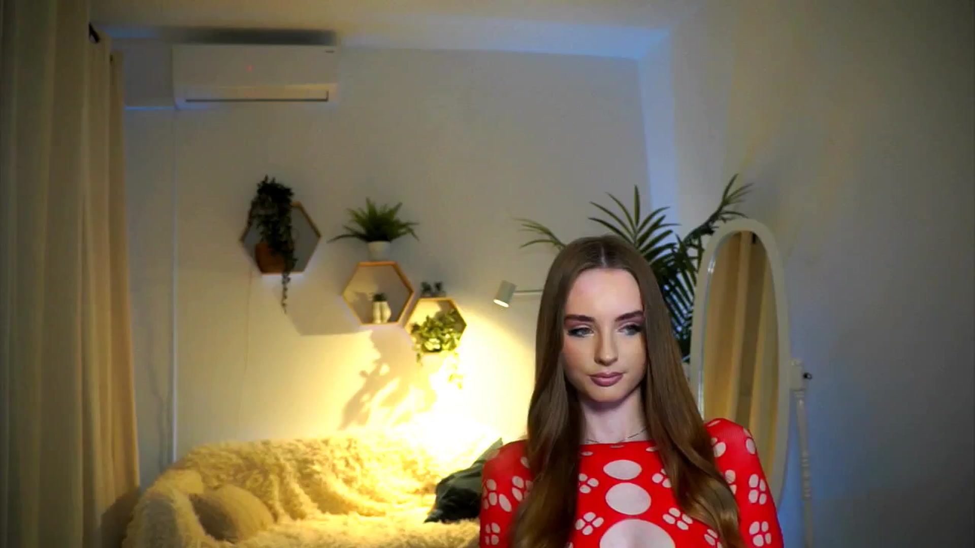 Gallery image thumbnail from petitegonwild's myfreecams stream on, 12/11/2024, 13:50 image 5 of 20