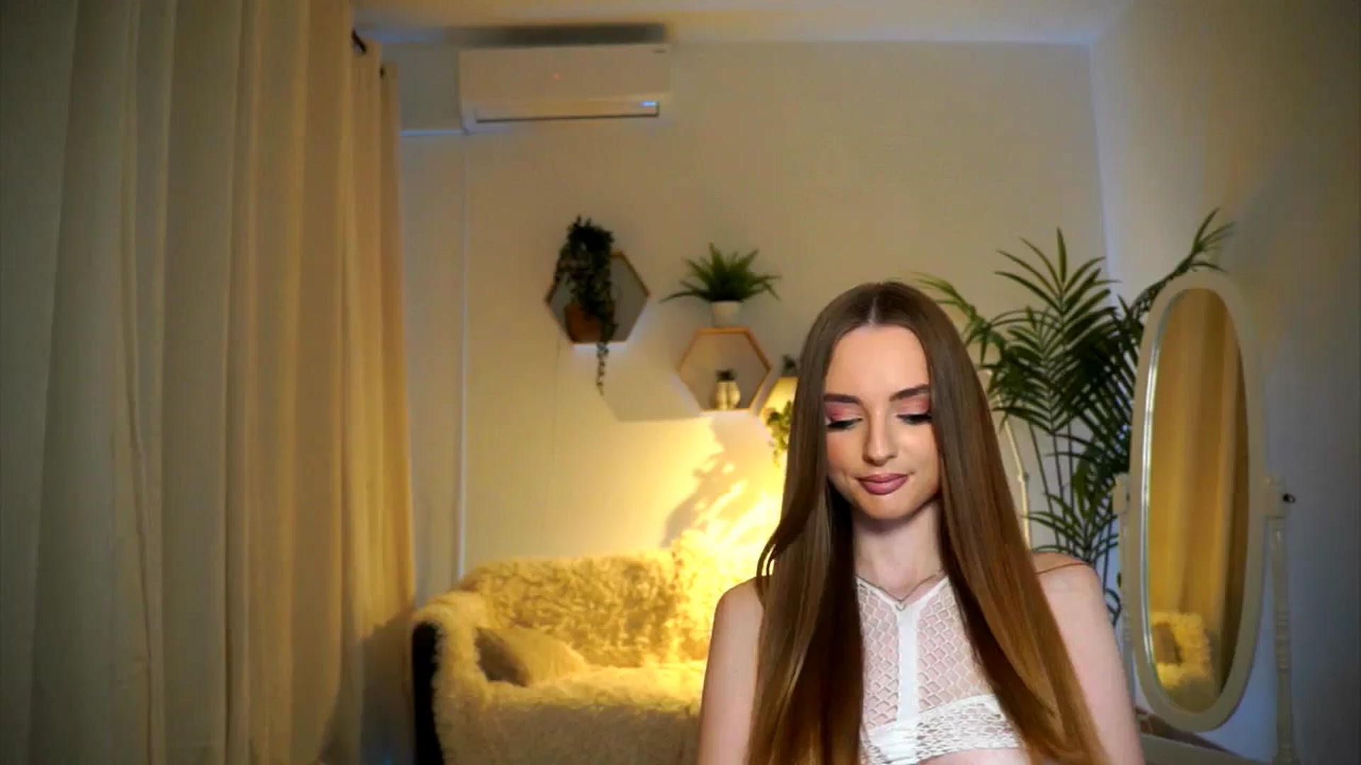 Gallery image thumbnail from petitegonwild's myfreecams stream on, 12/12/2024, 16:04 image 4 of 20