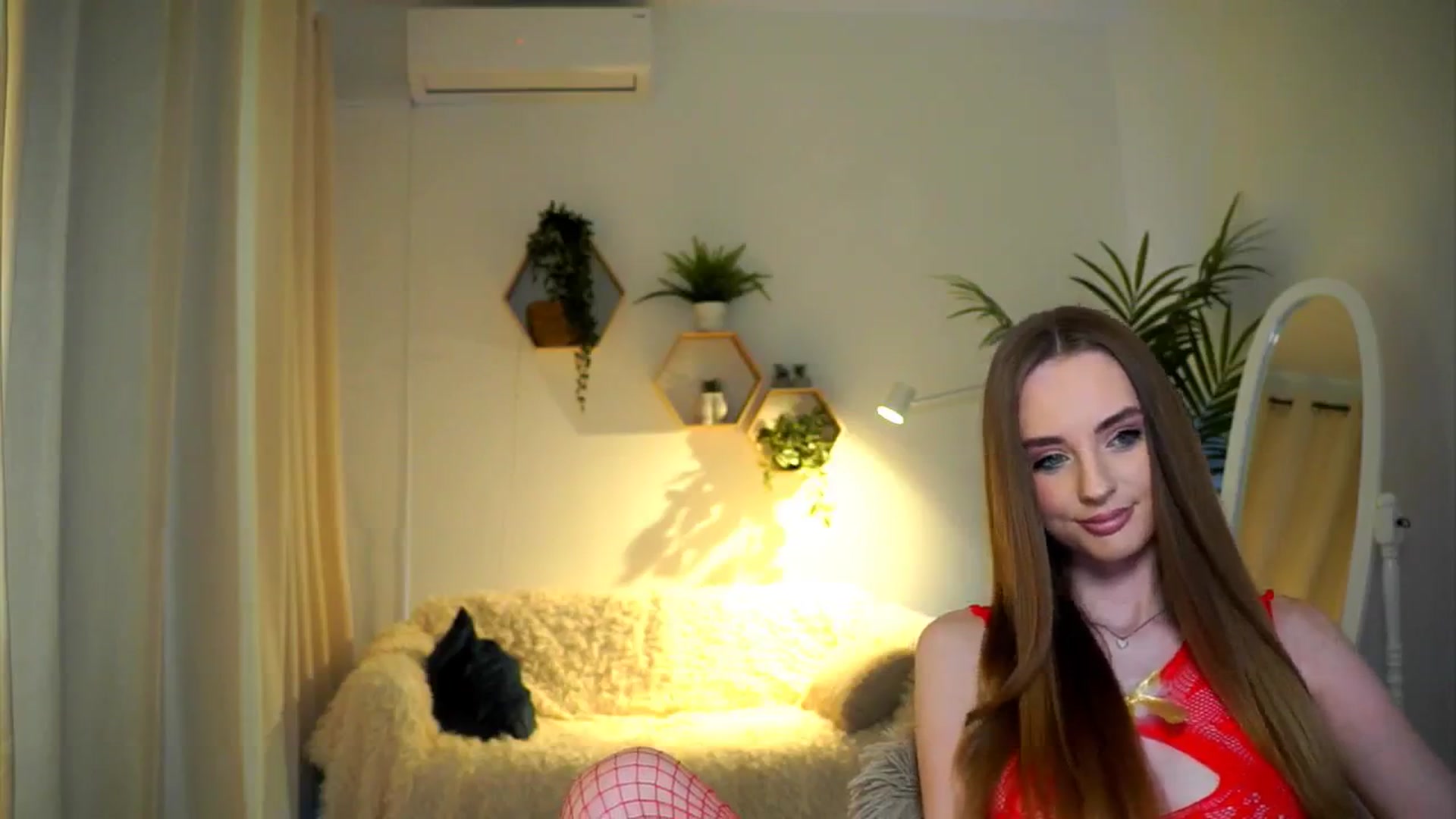 Gallery image thumbnail from petitegonwild's myfreecams stream on, 12/15/2024, 11:08 image 20 of 20