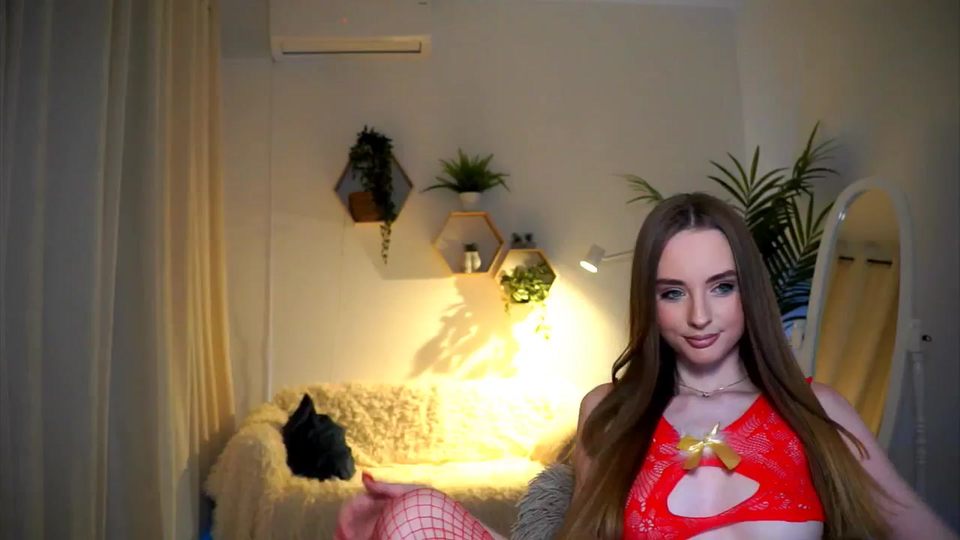 Gallery image thumbnail from petitegonwild's myfreecams stream on, 12/15/2024, 12:08 image 5 of 20