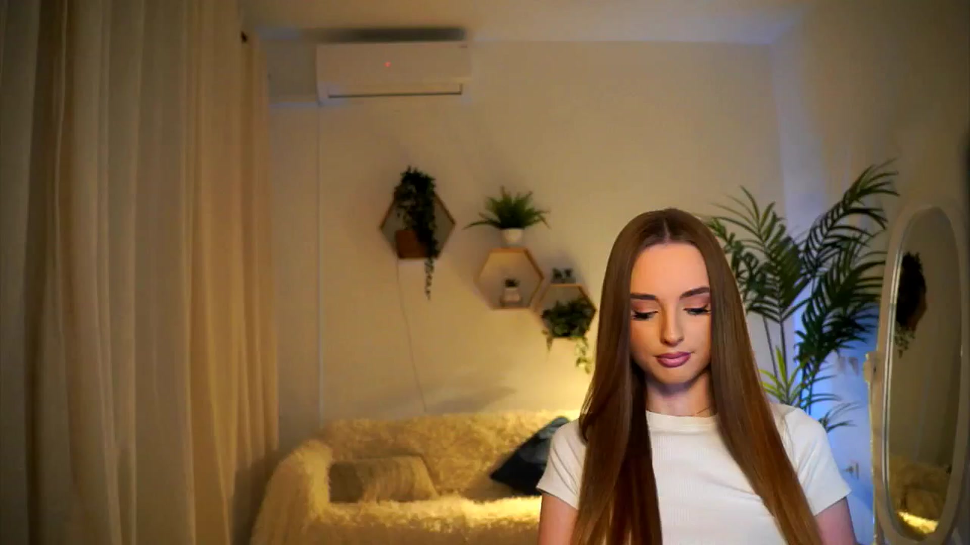 Gallery image thumbnail from petitegonwild's myfreecams stream on, 01/03/2025, 16:58 image 3 of 20