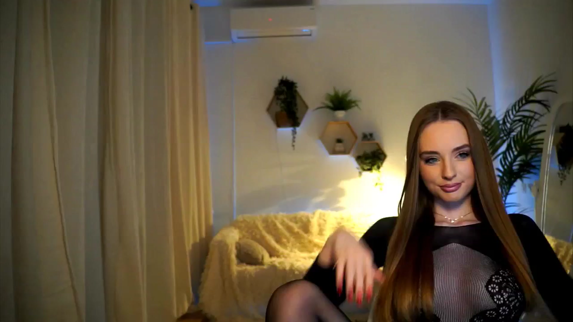 Gallery image thumbnail from petitegonwild's myfreecams stream on, 01/04/2025, 15:09 image 18 of 20