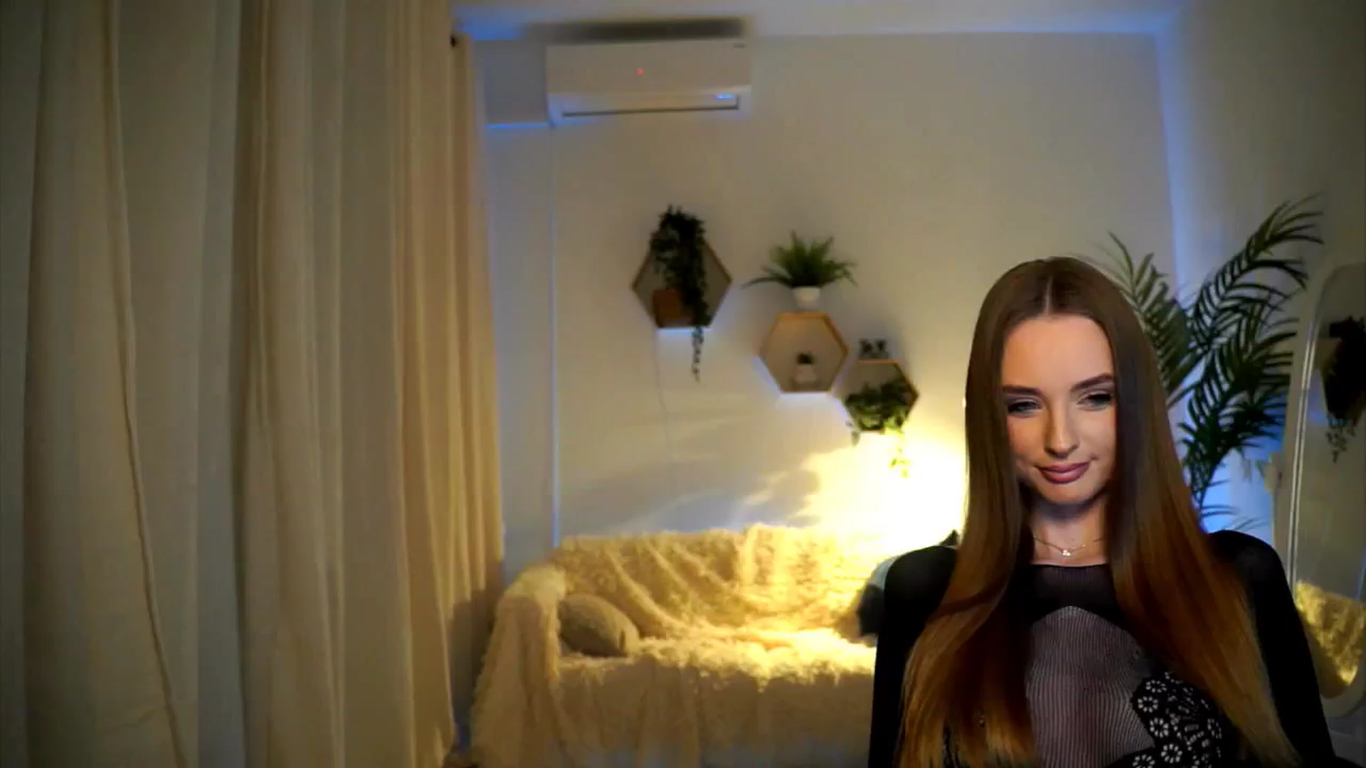 Gallery image thumbnail from petitegonwild's myfreecams stream on, 01/04/2025, 15:09 image 15 of 20
