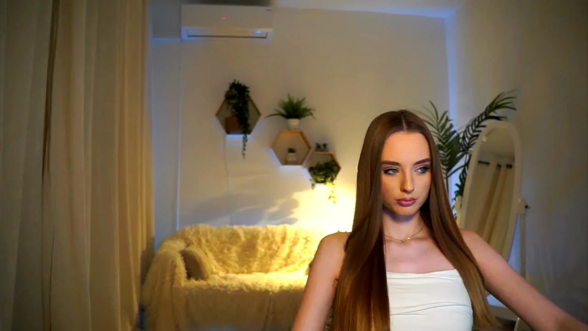 Gallery image thumbnail from petitegonwild's myfreecams stream on, 01/09/2025, 18:16 image 10 of 20