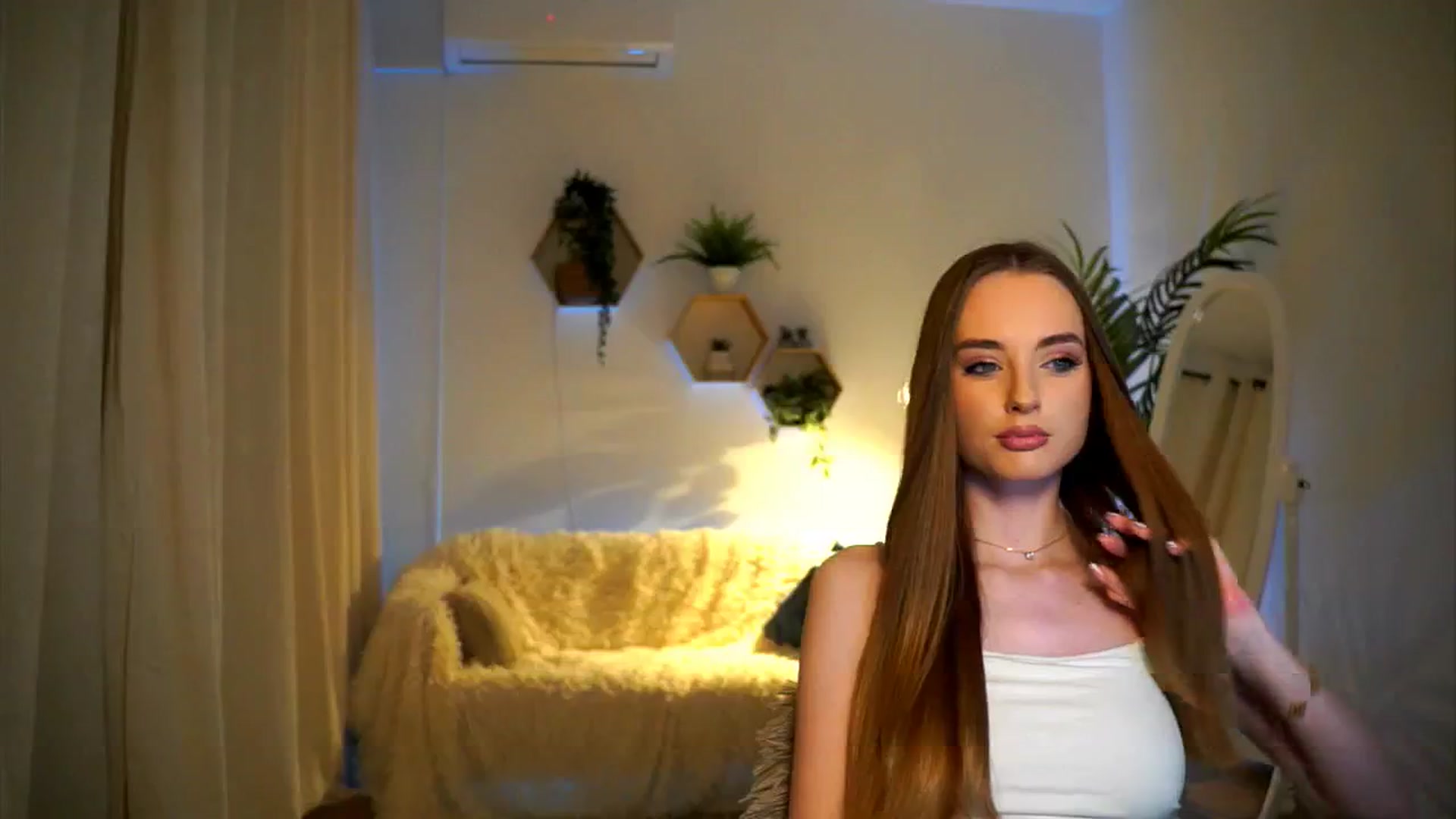 Gallery image thumbnail from petitegonwild's myfreecams stream on, 01/09/2025, 18:16 image 5 of 20