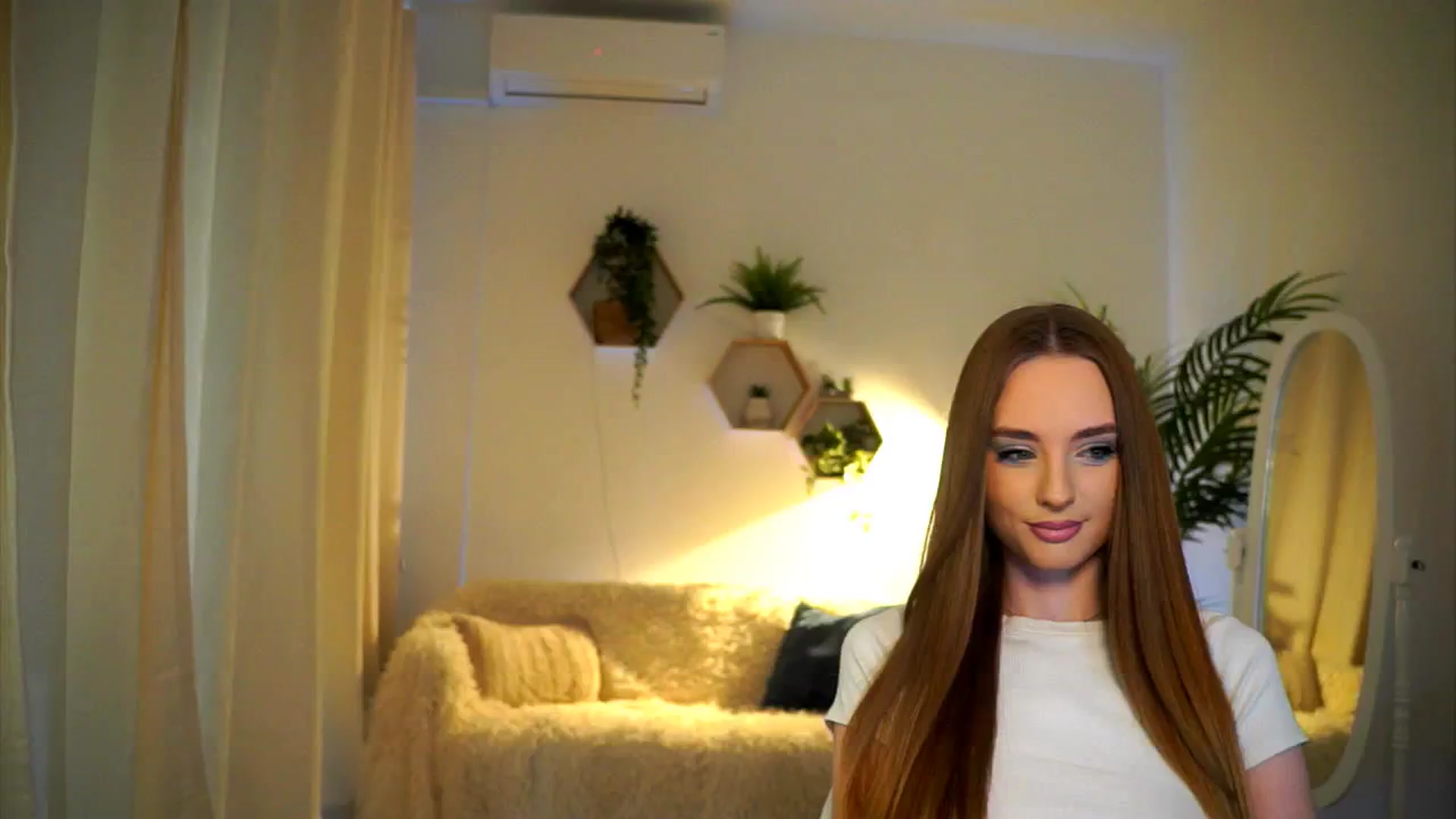 Gallery image thumbnail from petitegonwild's myfreecams stream on, 01/13/2025, 09:28 image 19 of 20