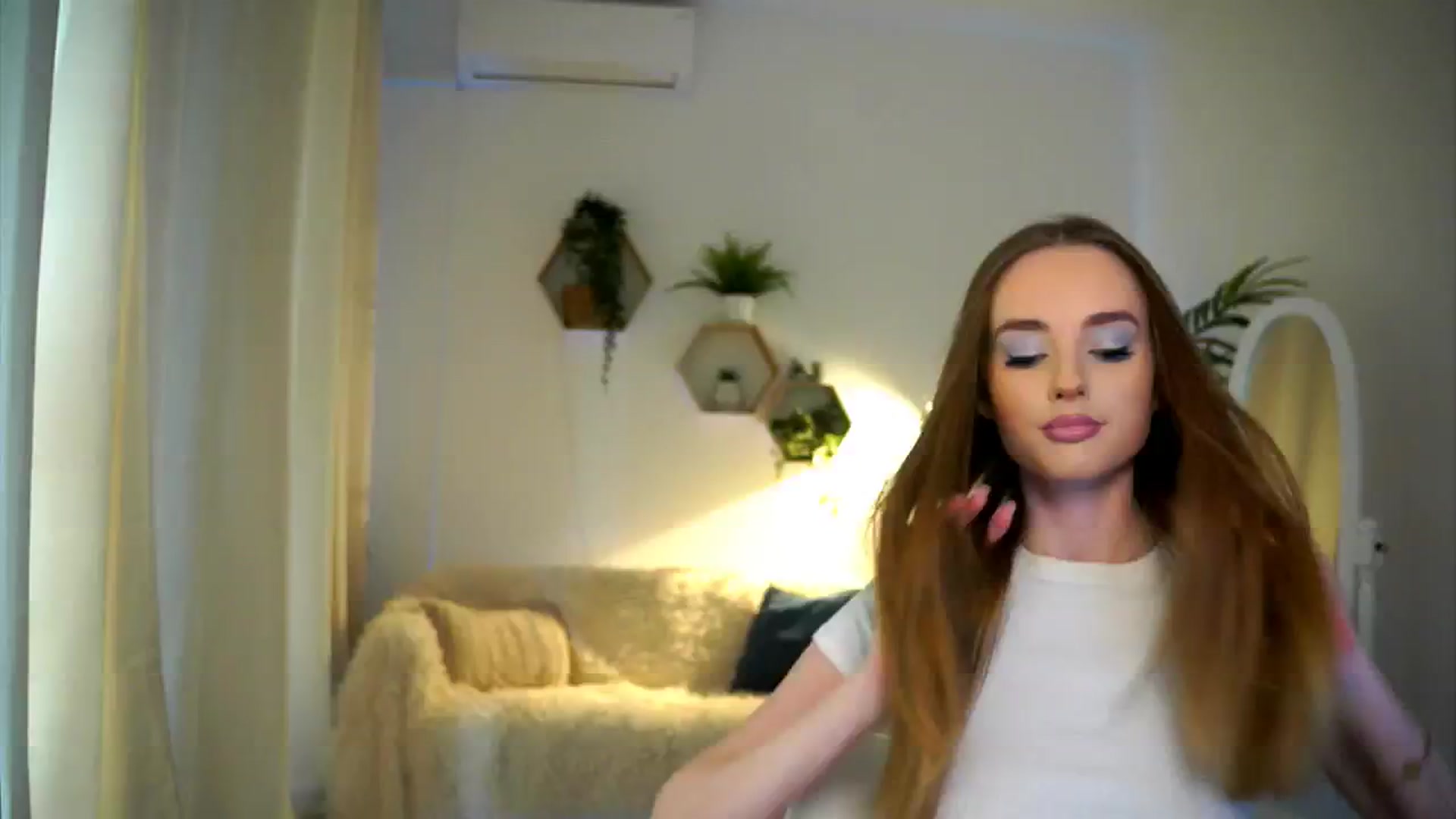 Gallery image thumbnail from petitegonwild's myfreecams stream on, 01/13/2025, 12:04 image 2 of 20