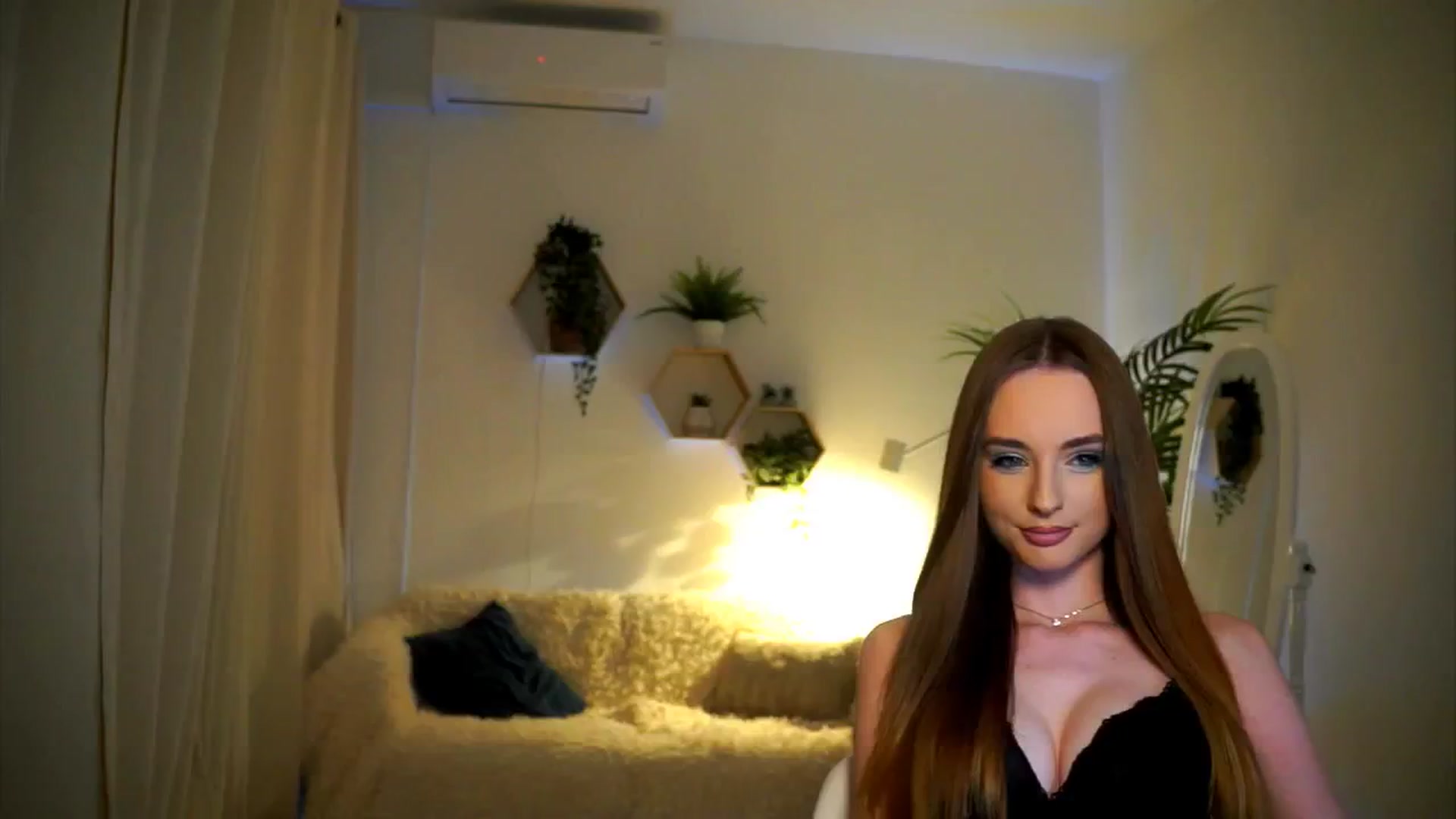 Gallery image thumbnail from petitegonwild's myfreecams stream on, 01/17/2025, 16:34 image 16 of 20