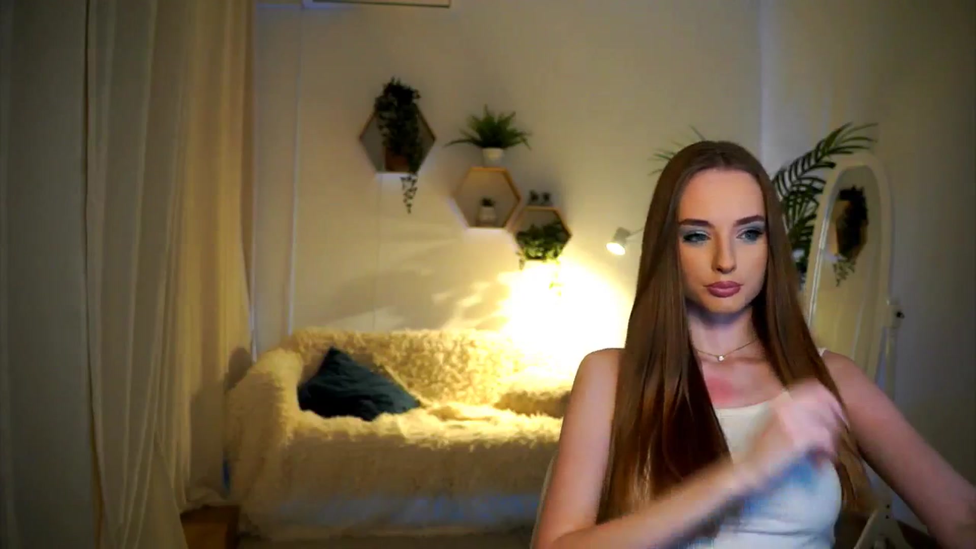 Gallery image thumbnail from petitegonwild's myfreecams stream on, 01/18/2025, 15:38 image 9 of 20