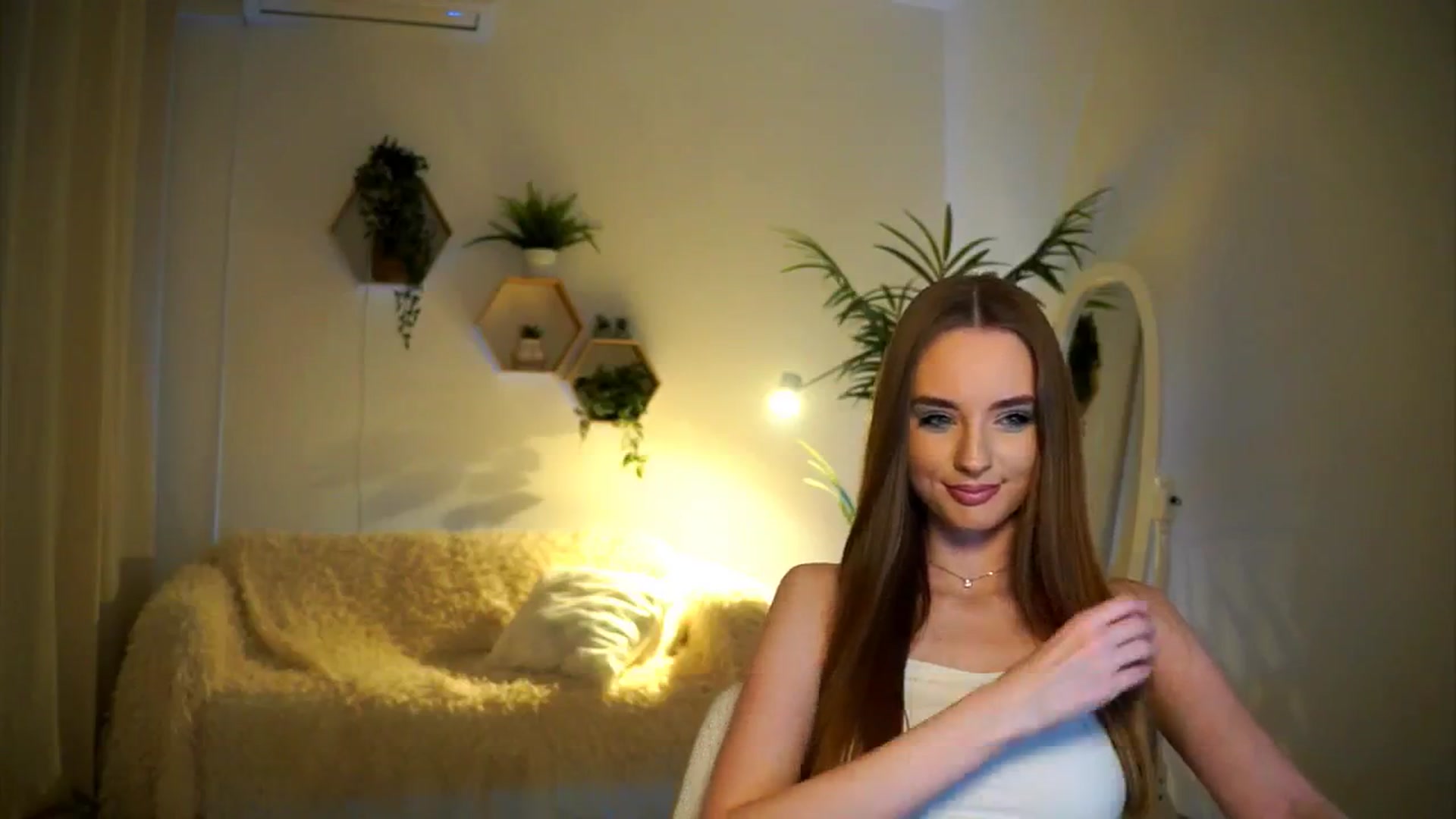 Gallery image thumbnail from petitegonwild's myfreecams stream on, 01/25/2025, 16:09 image 14 of 20