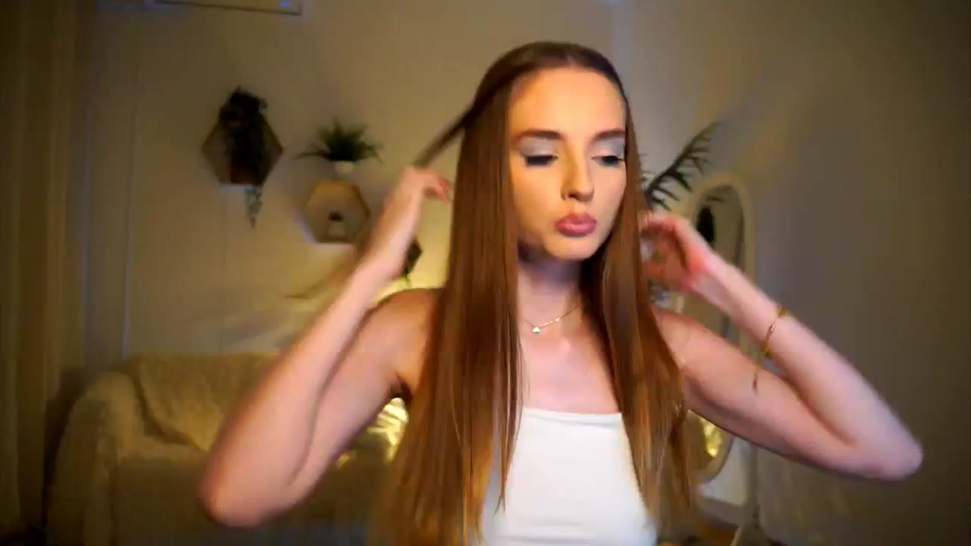 Gallery image thumbnail from petitegonwild's myfreecams stream on, 01/25/2025, 17:40 image 12 of 20