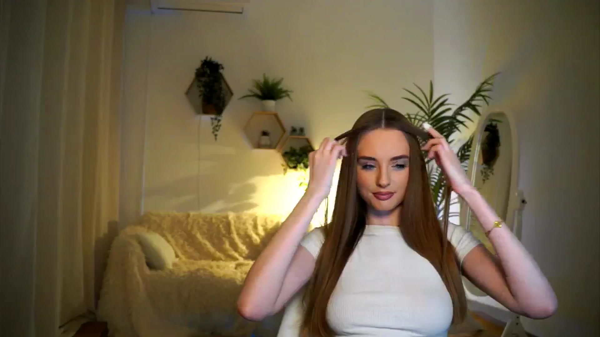 Gallery image thumbnail from petitegonwild's myfreecams stream on, 01/27/2025, 17:27 image 18 of 20