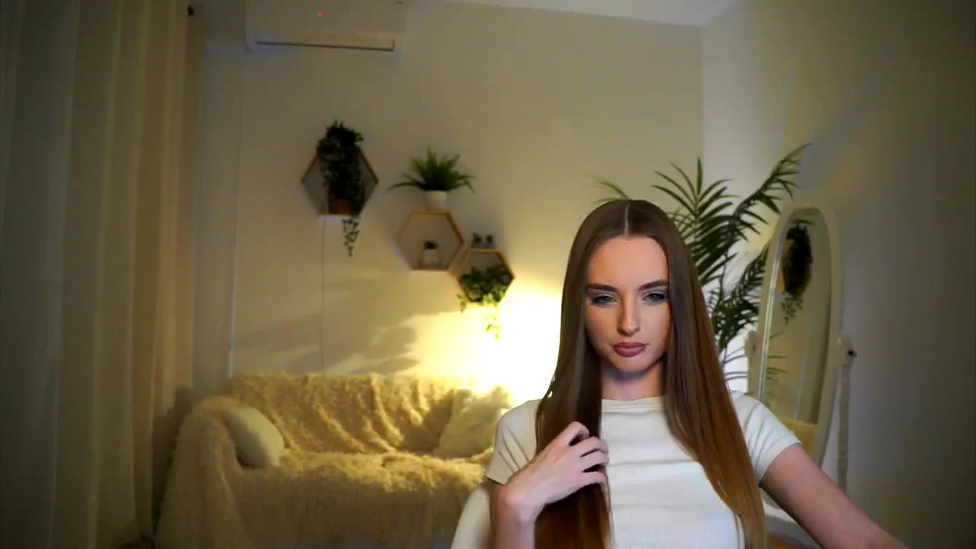 Gallery image thumbnail from petitegonwild's myfreecams stream on, 01/27/2025, 17:27 image 20 of 20