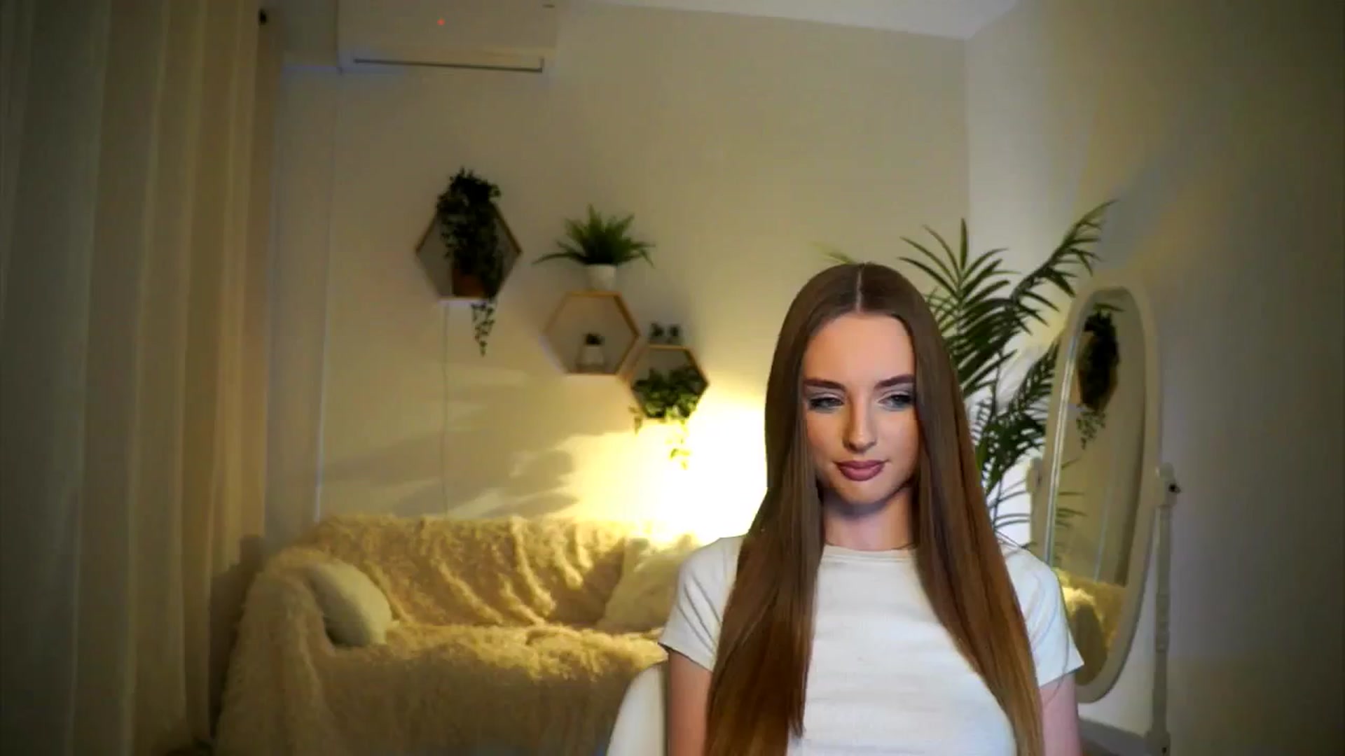 Gallery image thumbnail from petitegonwild's myfreecams stream on, 01/27/2025, 17:27 image 16 of 20