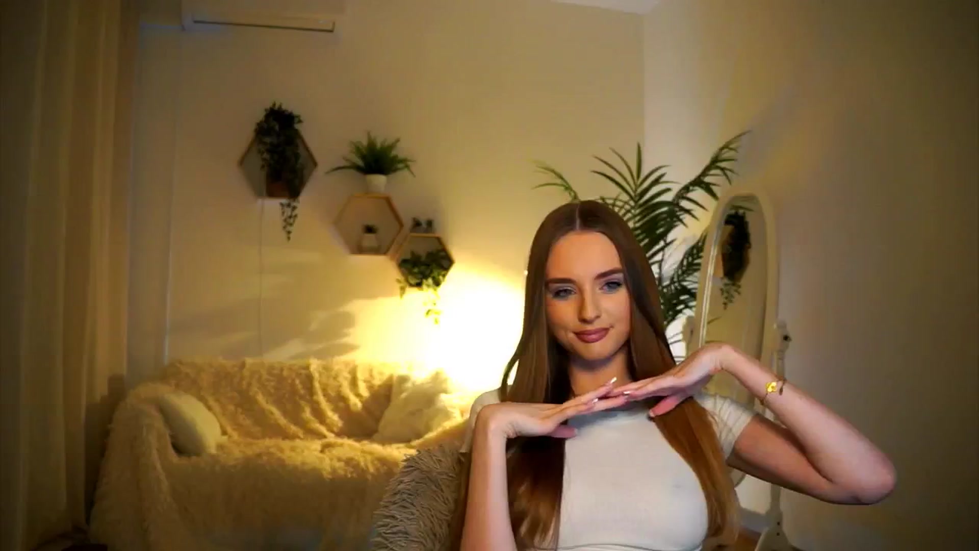 Gallery image thumbnail from petitegonwild's myfreecams stream on, 01/27/2025, 19:59 image 12 of 20