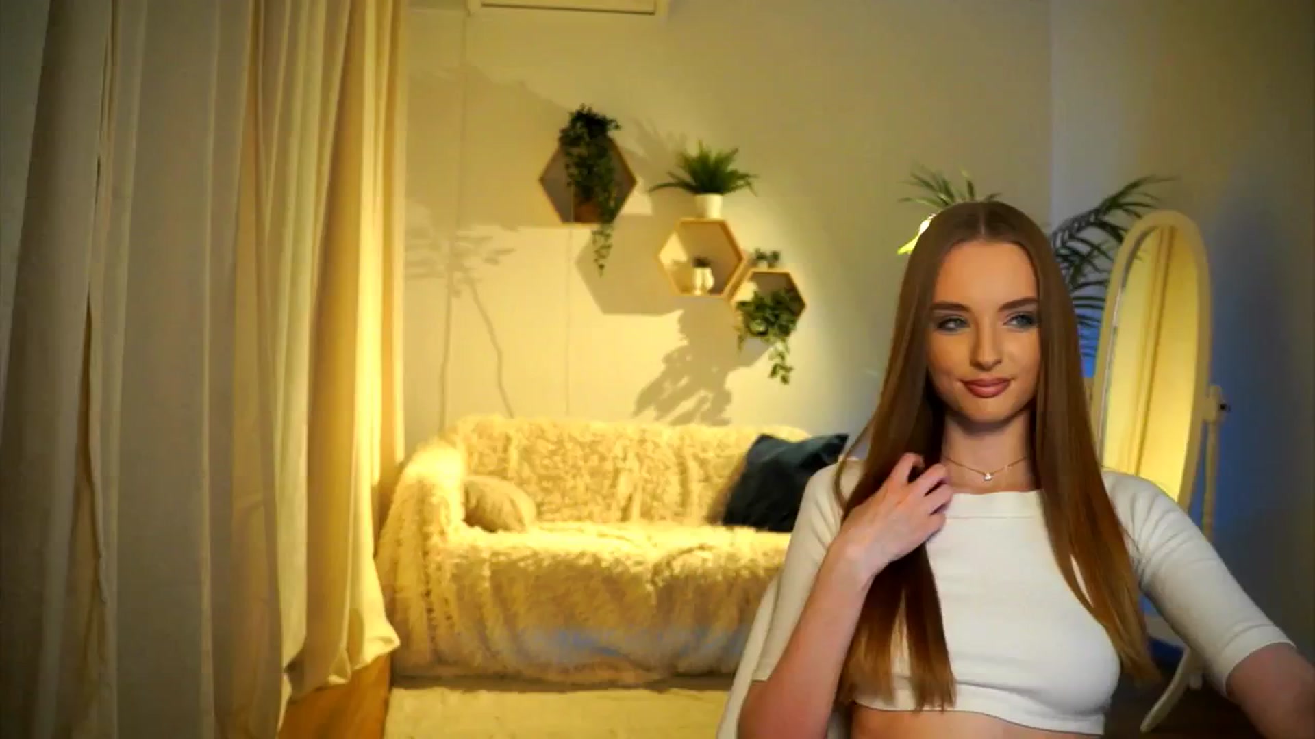 Gallery image thumbnail from petitegonwild's myfreecams stream on, 02/02/2025, 17:00 image 15 of 20