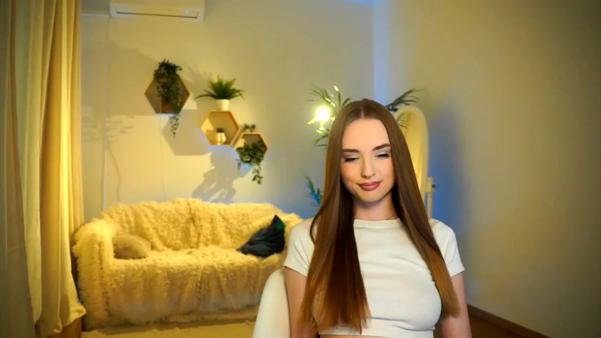 Gallery image thumbnail from petitegonwild's myfreecams stream on, 02/06/2025, 14:39 image 6 of 20