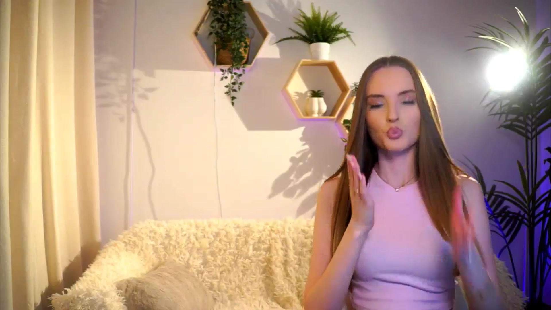 Gallery image thumbnail from petitegonwild's myfreecams stream on, 02/10/2025, 10:21 image 2 of 20