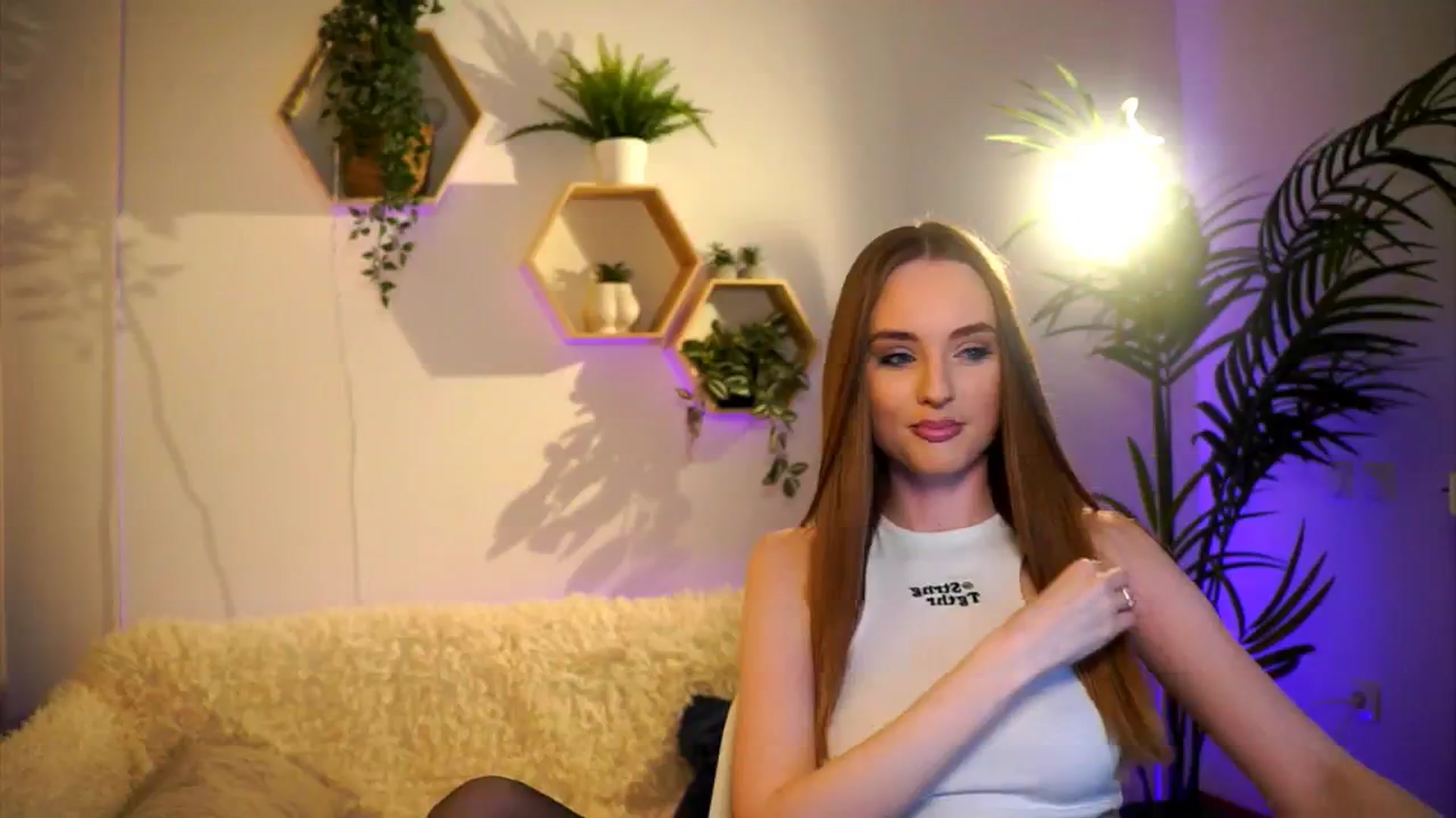 Gallery image thumbnail from petitegonwild's myfreecams stream on, 02/13/2025, 16:30 image 4 of 20