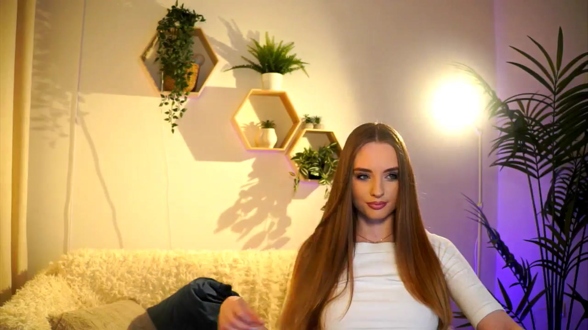 Gallery image thumbnail from petitegonwild's myfreecams stream on, 02/21/2025, 16:53 image 14 of 20
