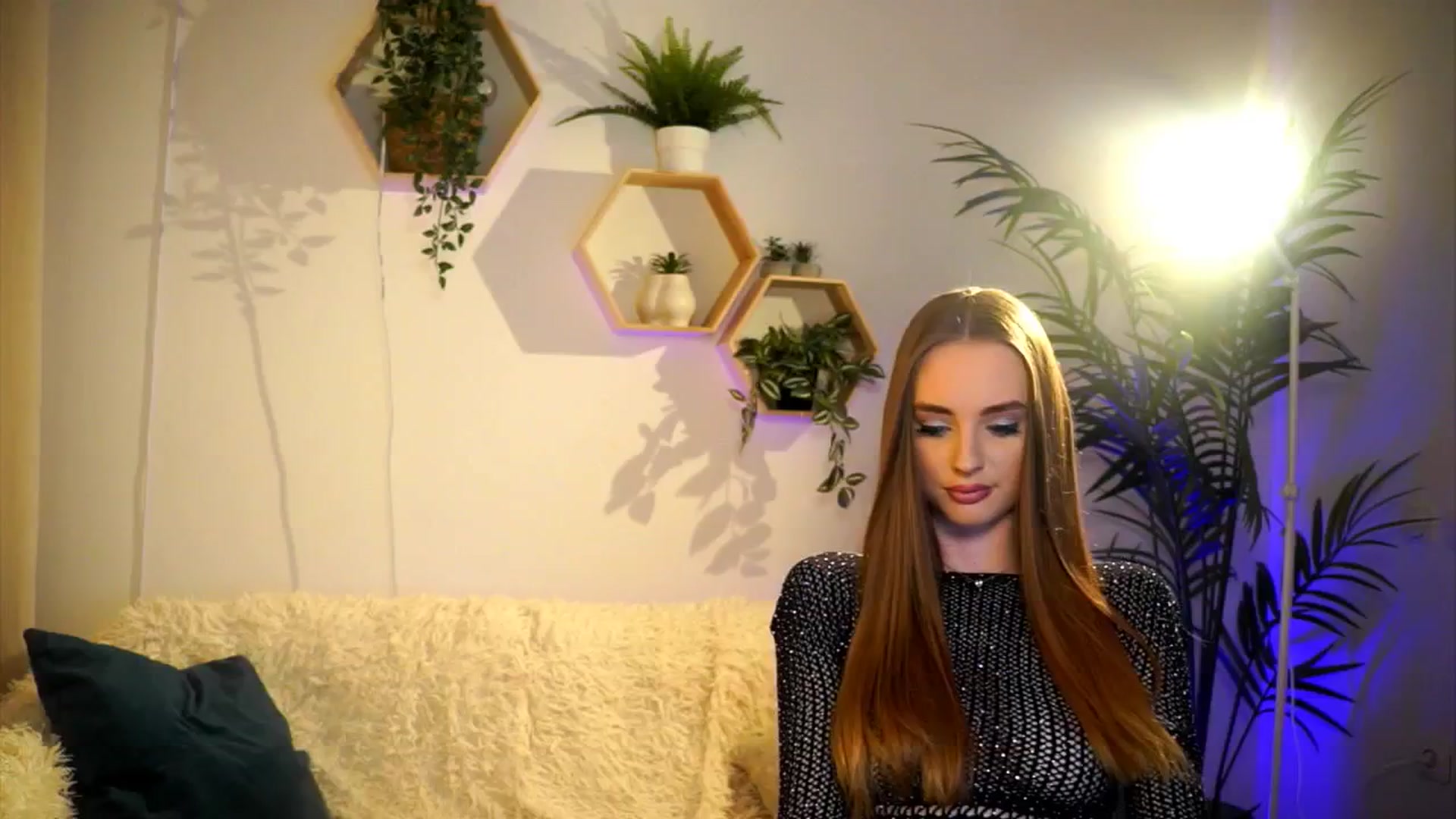 Gallery image thumbnail from petitegonwild's myfreecams stream on, 03/01/2025, 17:32 image 4 of 20