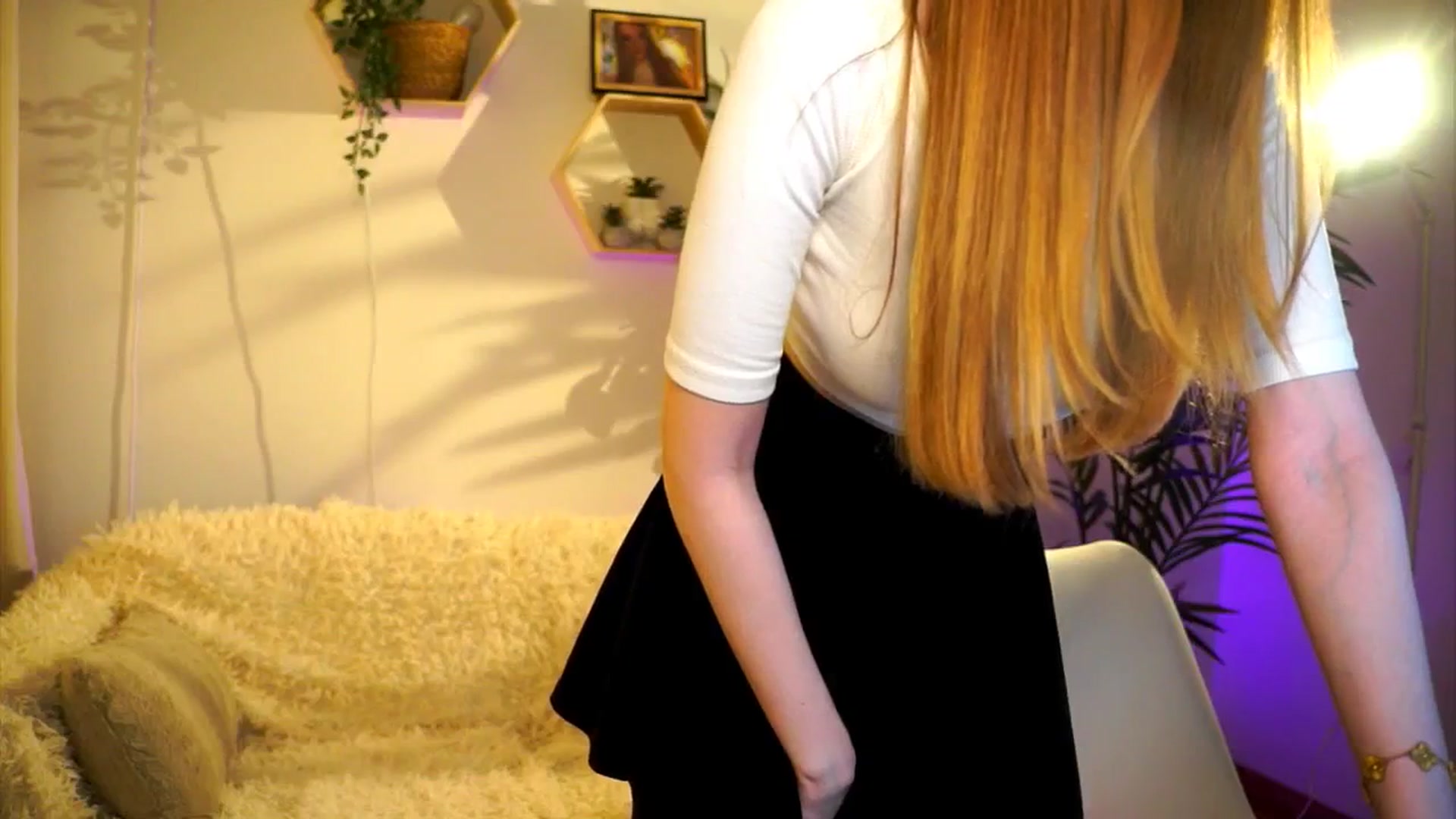 Gallery image thumbnail from petitegonwild's myfreecams stream on, 03/09/2025, 20:19 image 9 of 20