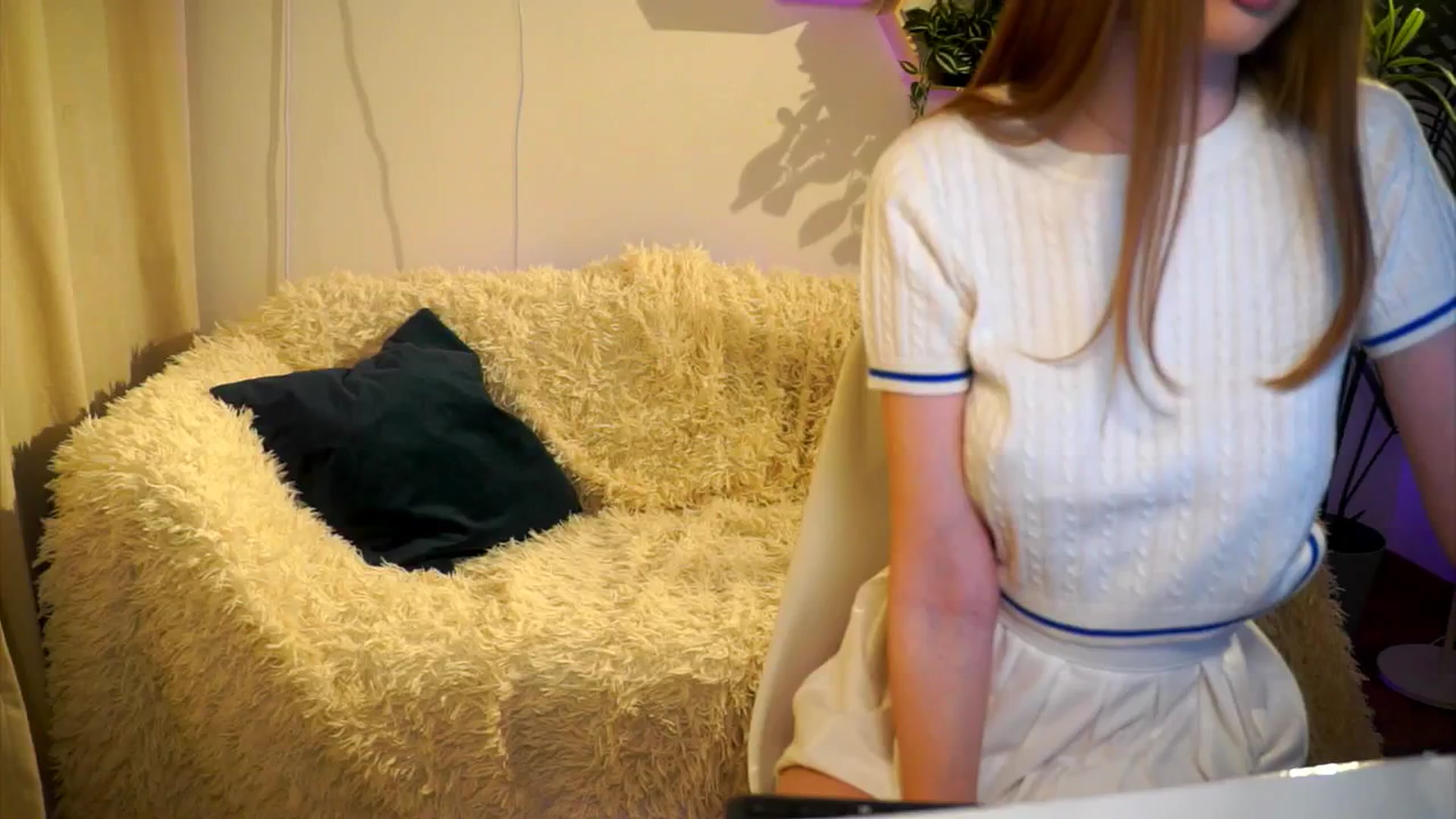 Gallery image thumbnail from petitegonwild's myfreecams stream on, 03/16/2025, 20:30 image 14 of 20