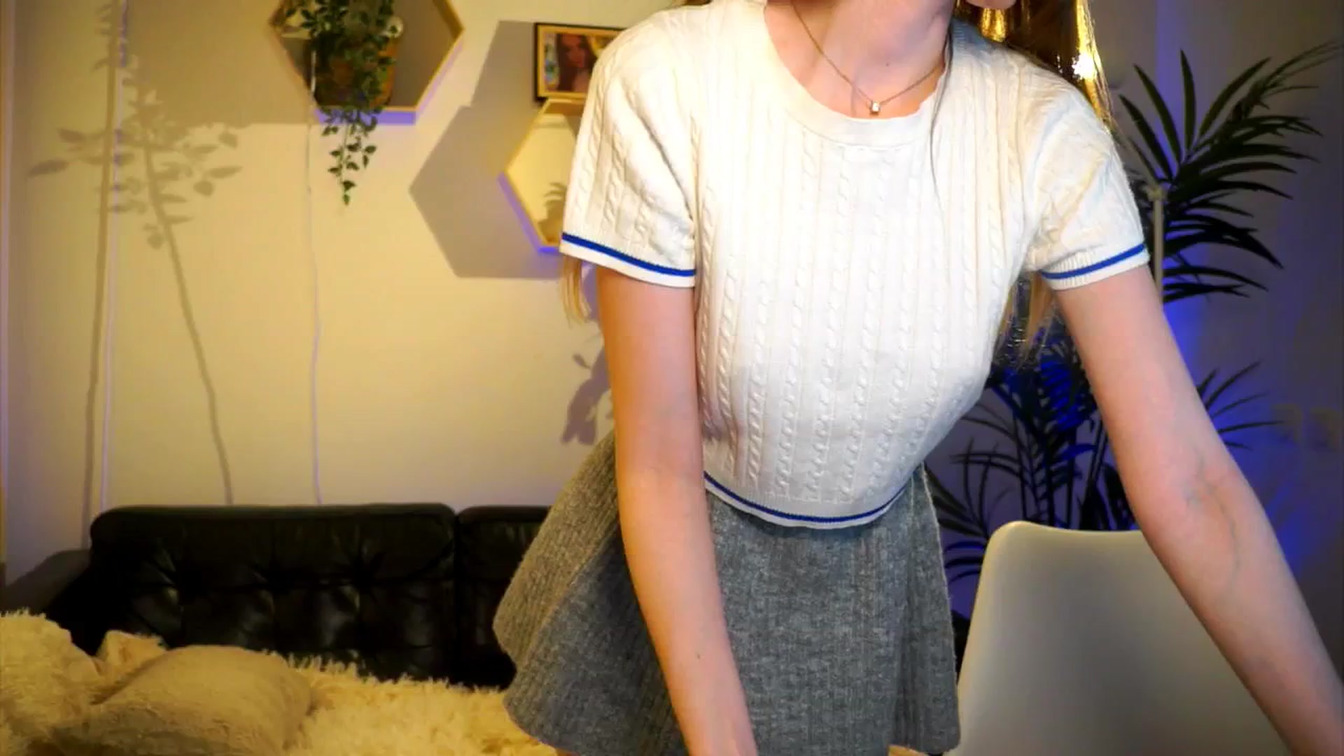 Gallery image thumbnail from petitegonwild's myfreecams stream on, 03/24/2025, 18:36 image 9 of 20