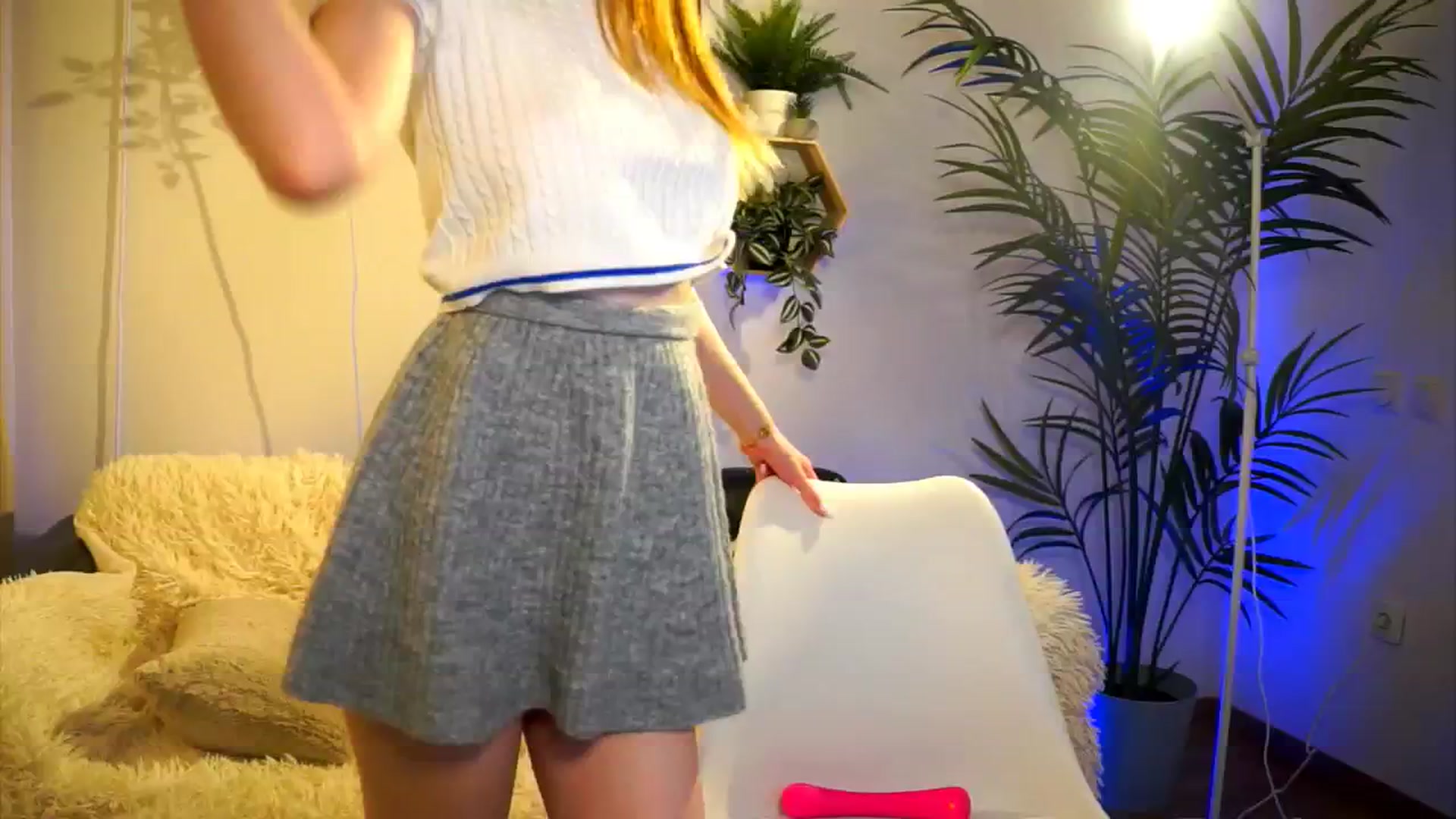 Gallery image thumbnail from petitegonwild's myfreecams stream on, 03/24/2025, 19:48 image 12 of 20