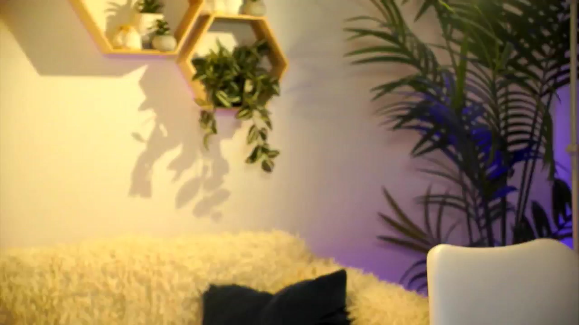 Gallery image thumbnail from petitegonwild's myfreecams stream on, 04/01/2025, 18:20 image 2 of 20