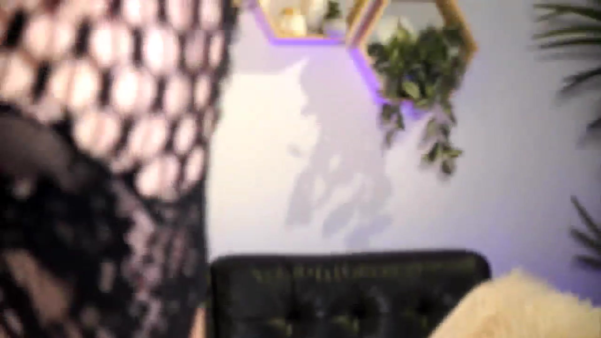 Gallery image thumbnail from petitegonwild's myfreecams stream on, 04/28/2025, 21:27 image 2 of 20