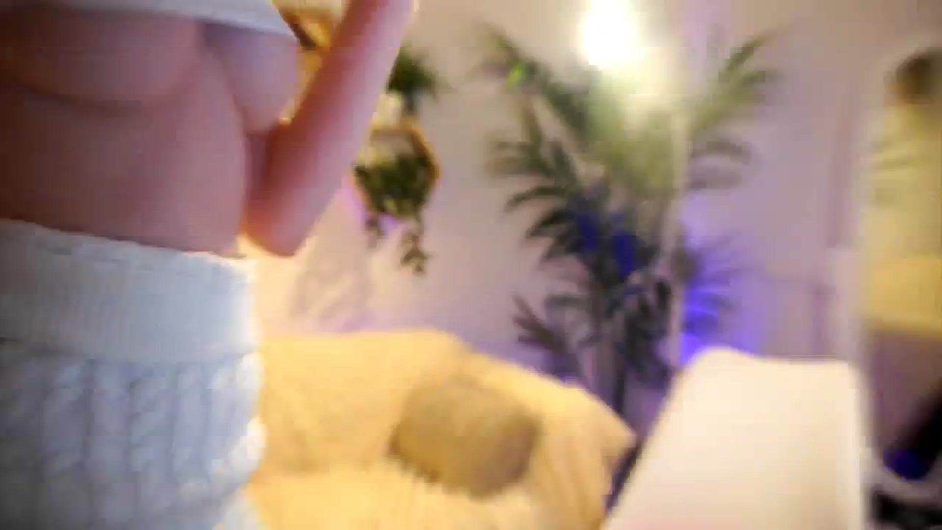 Gallery image thumbnail from petitegonwild's myfreecams stream on, 04/29/2025, 21:32 image 5 of 20
