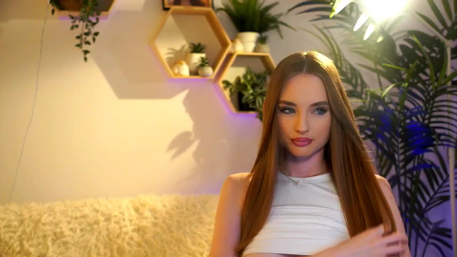 Gallery image thumbnail from petitegonwild's myfreecams stream on, 05/02/2025, 19:42 image 14 of 20