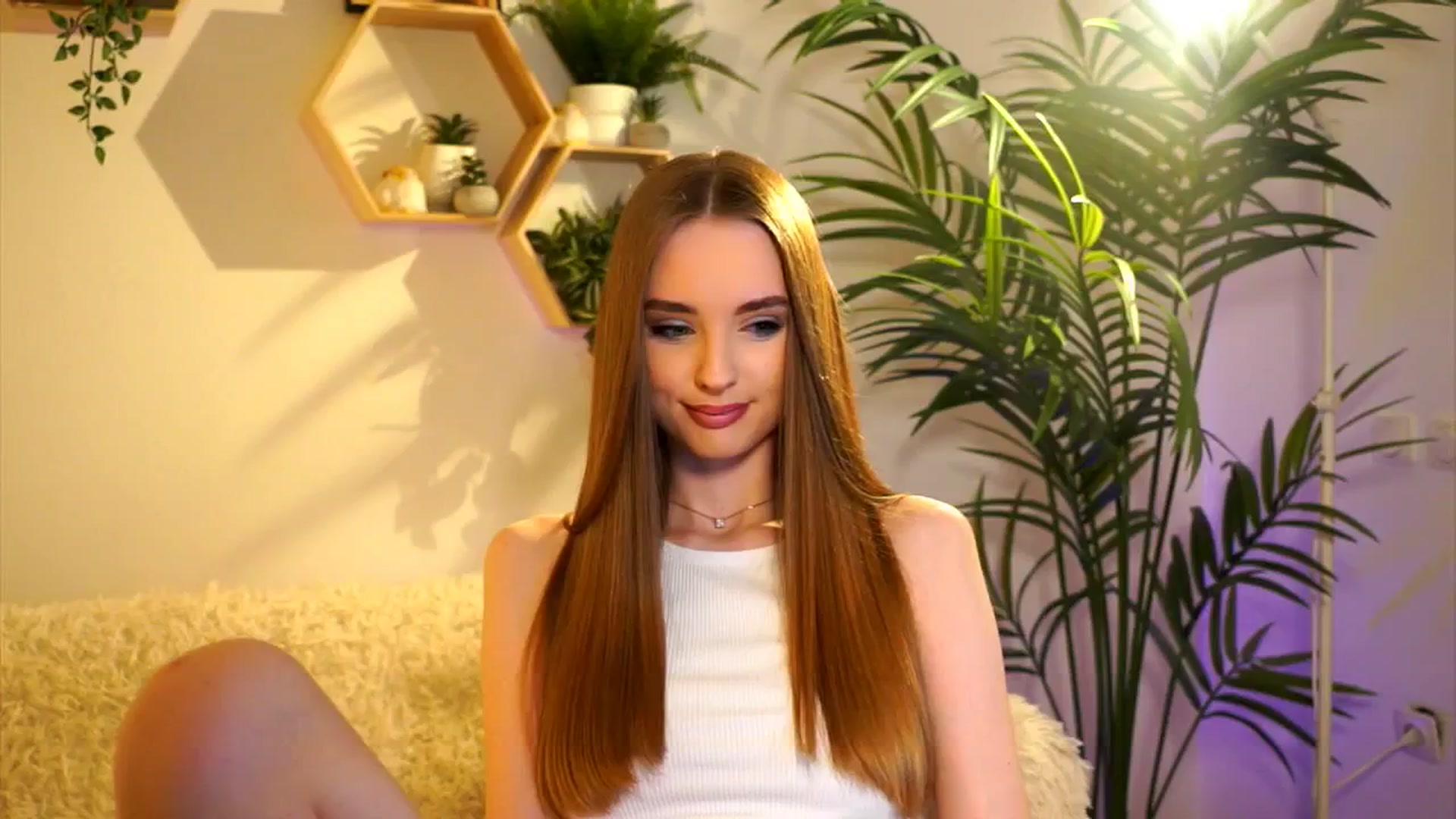 Gallery image thumbnail from petitegonwild's myfreecams stream on, 05/28/2025, 22:37 image 18 of 20